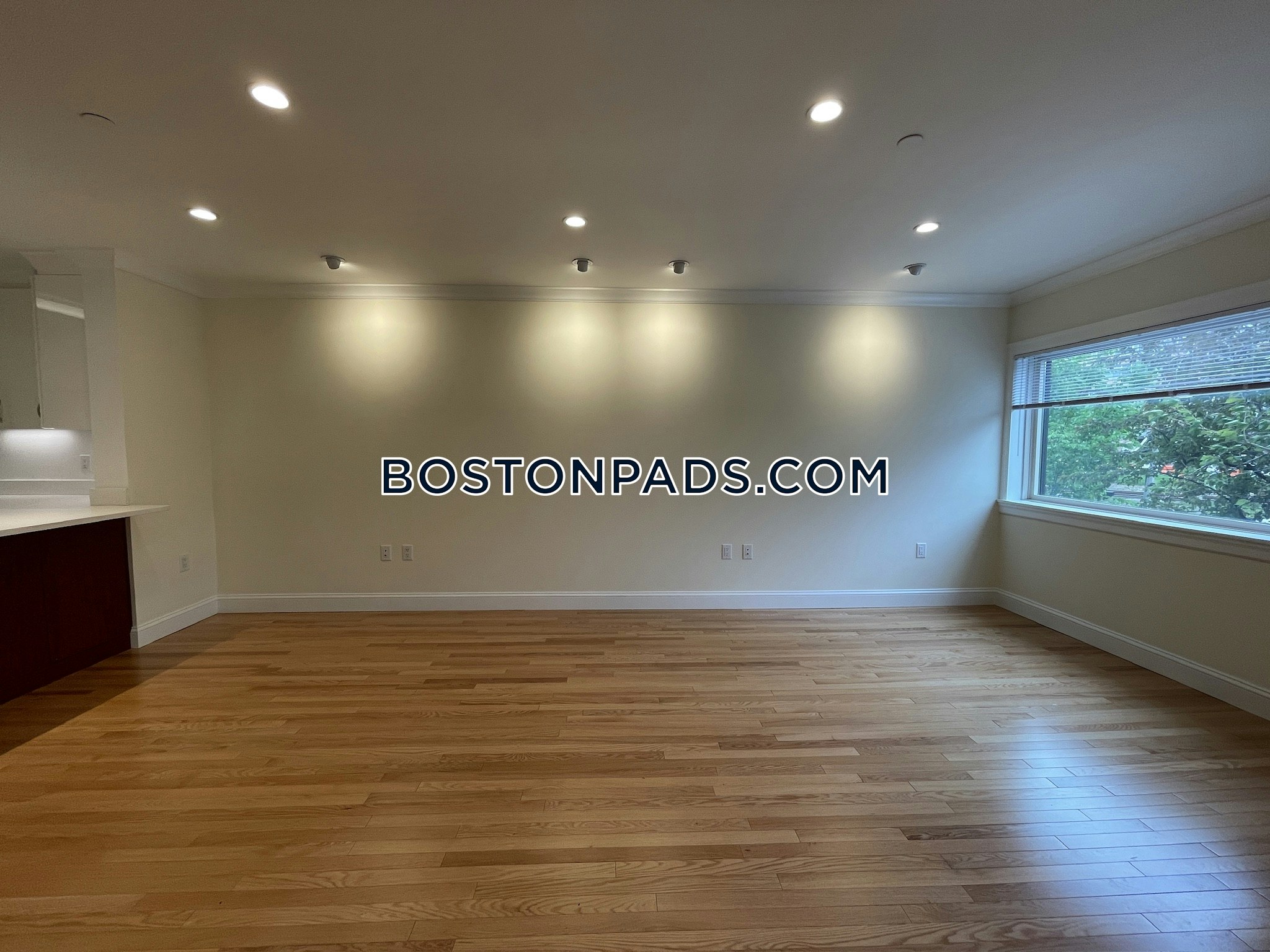 1443 Beacon Photo 173