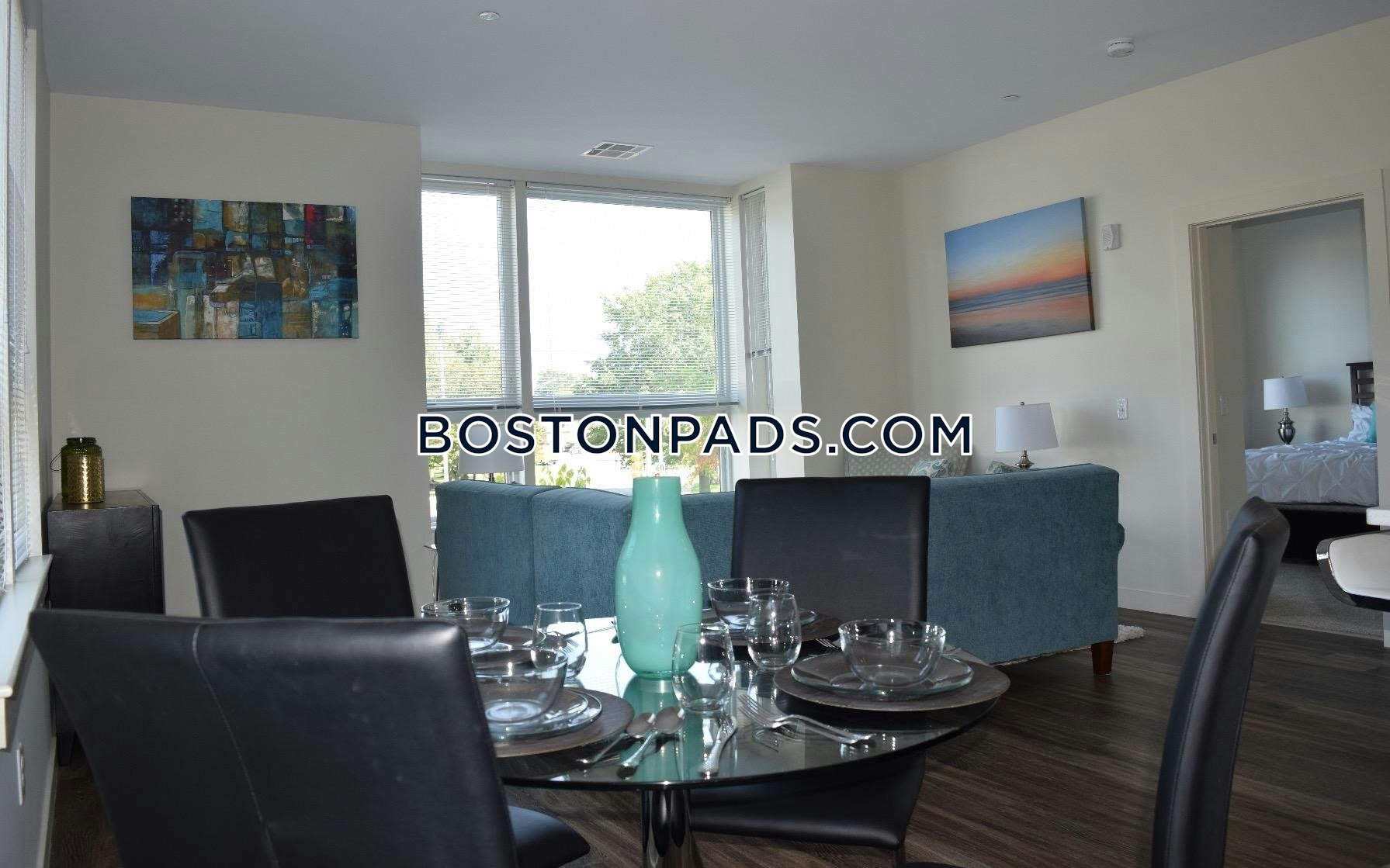 Point at 180 Photo 21