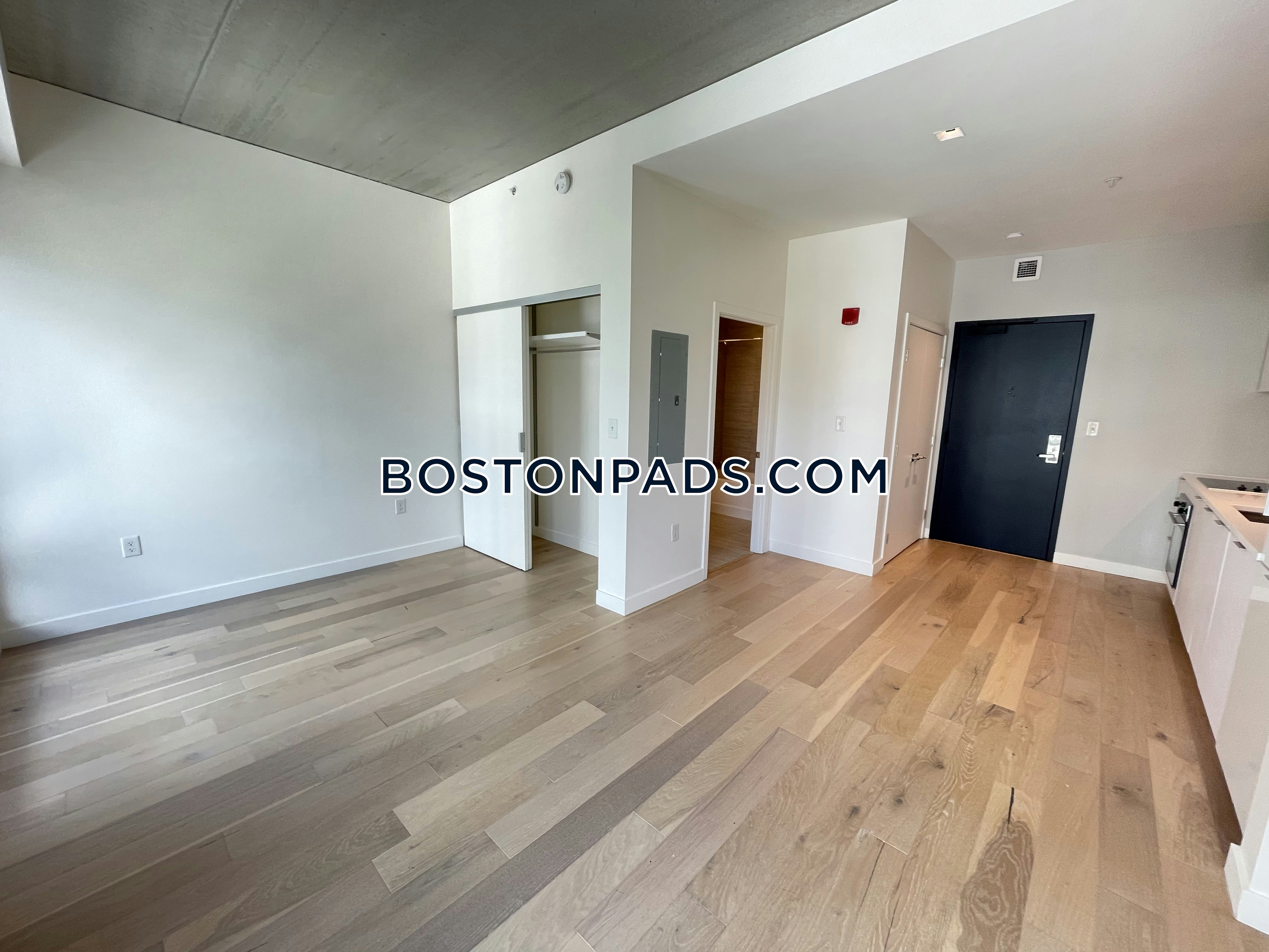Troy Boston Apartments Photo 17
