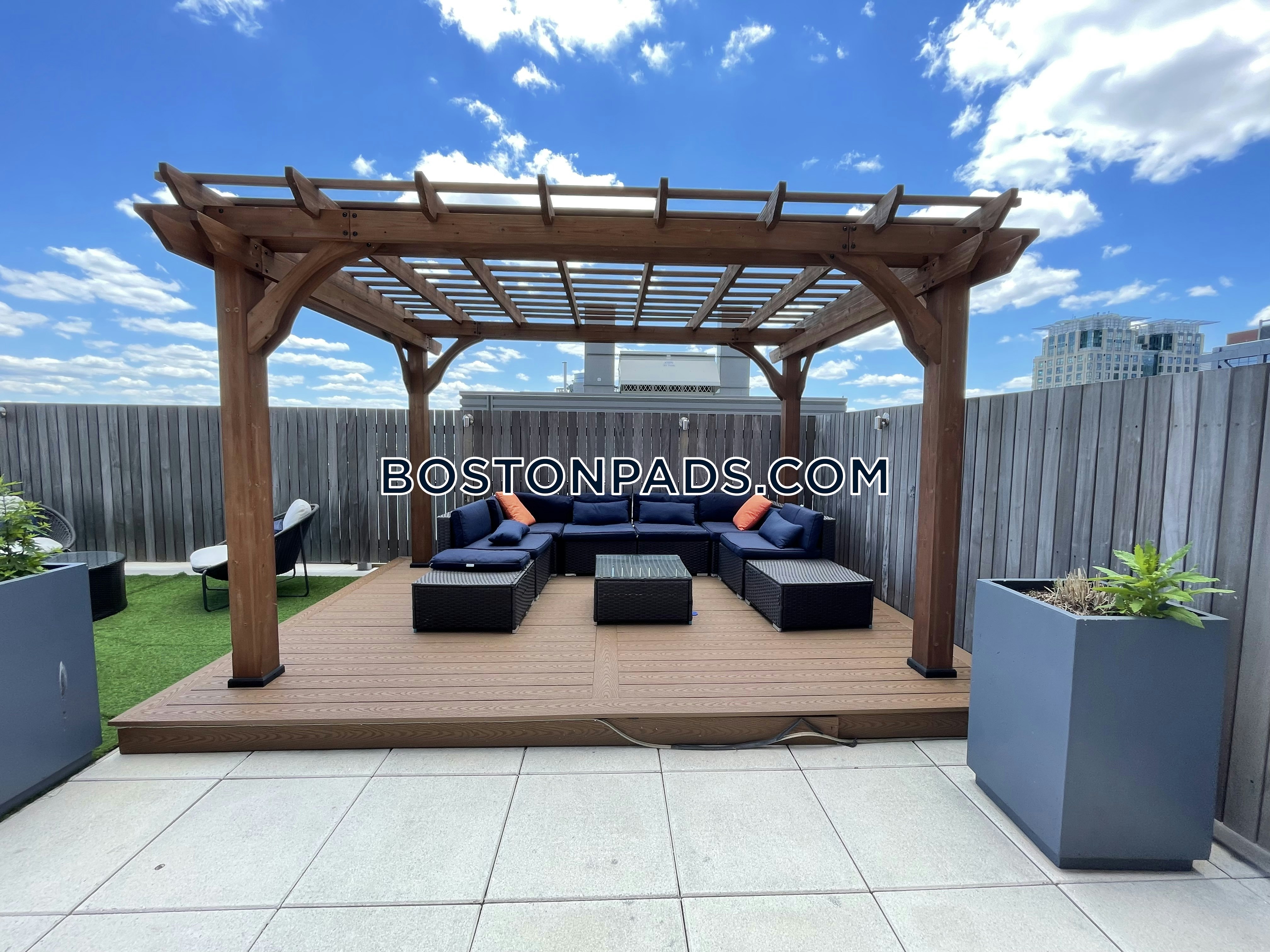 The Tower One Greenway Photo 16