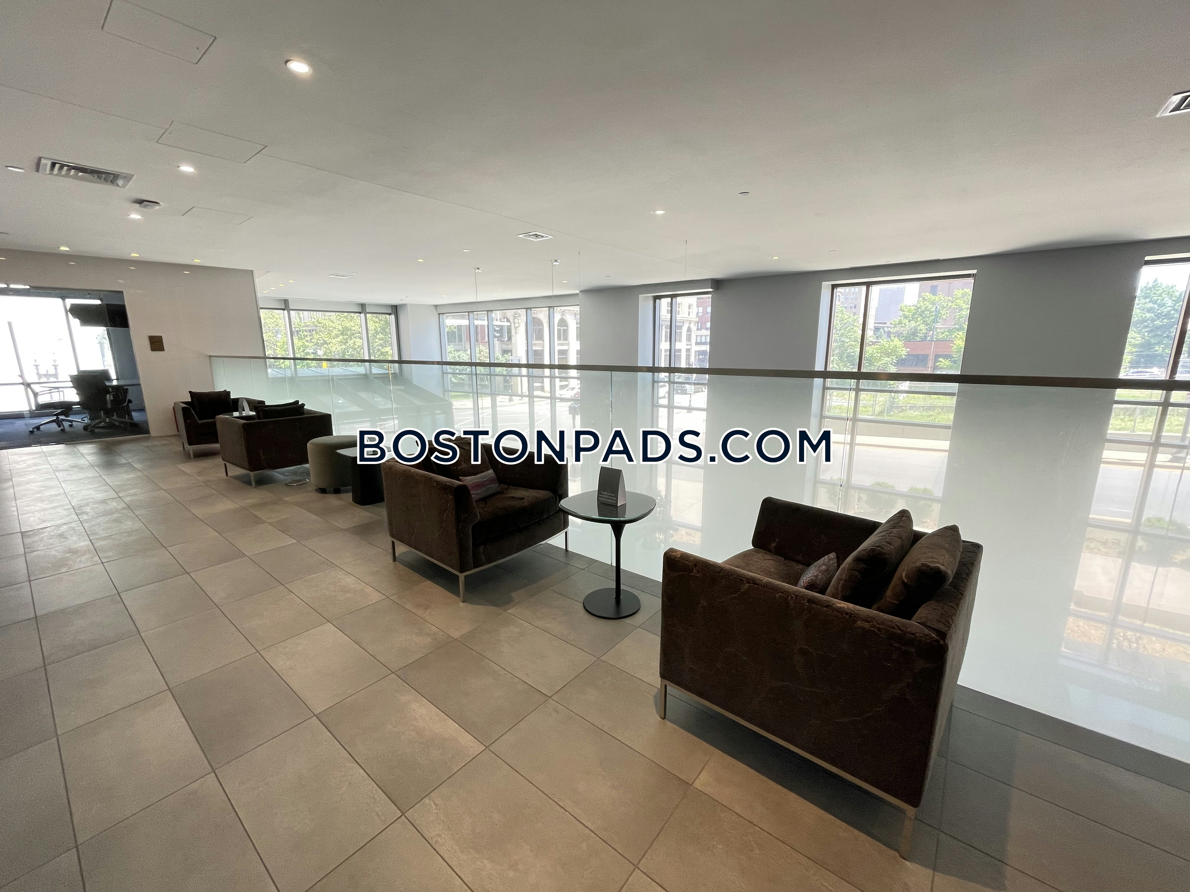 The Tower One Greenway Photo 4