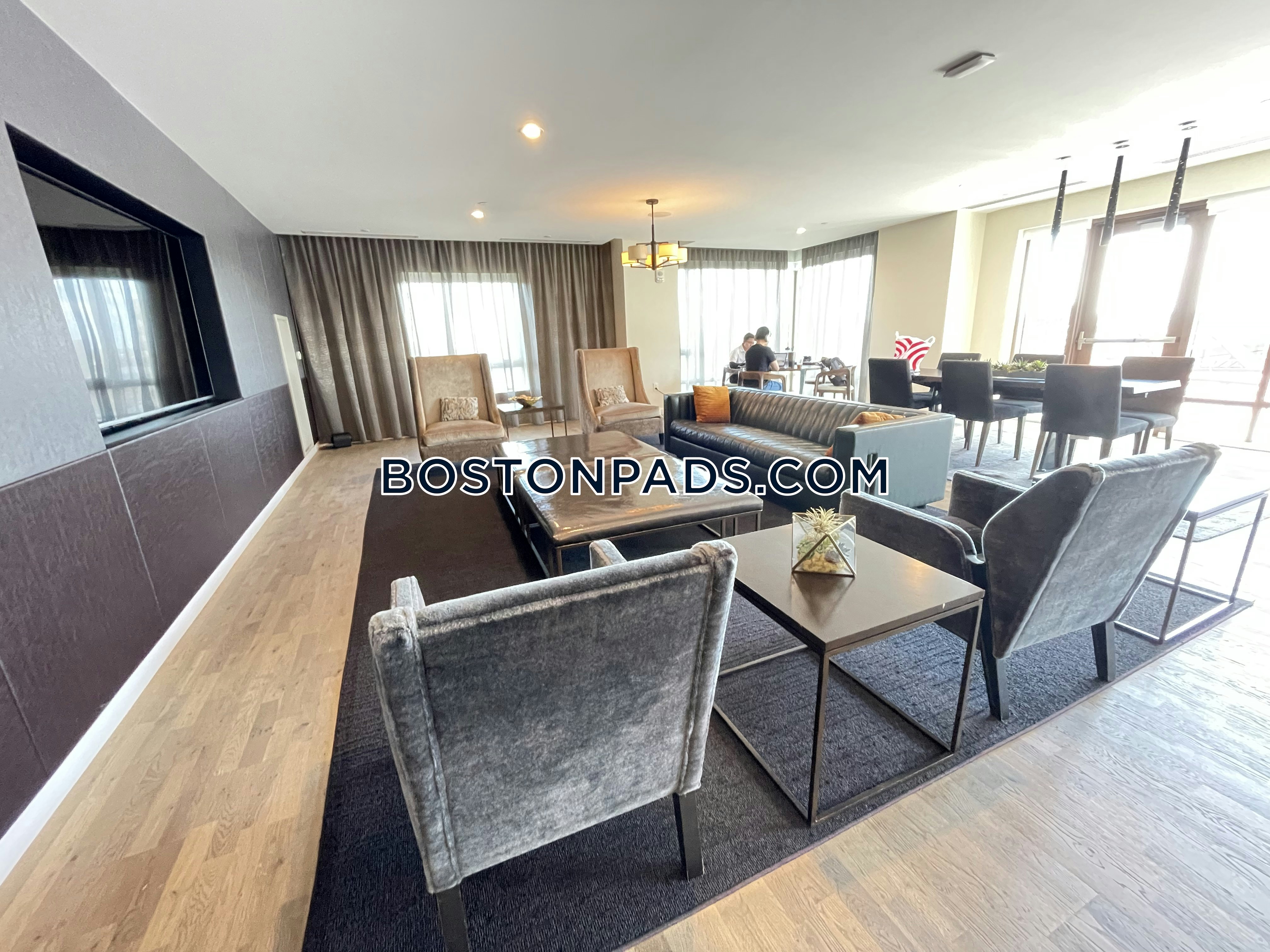 The Tower One Greenway Photo 55