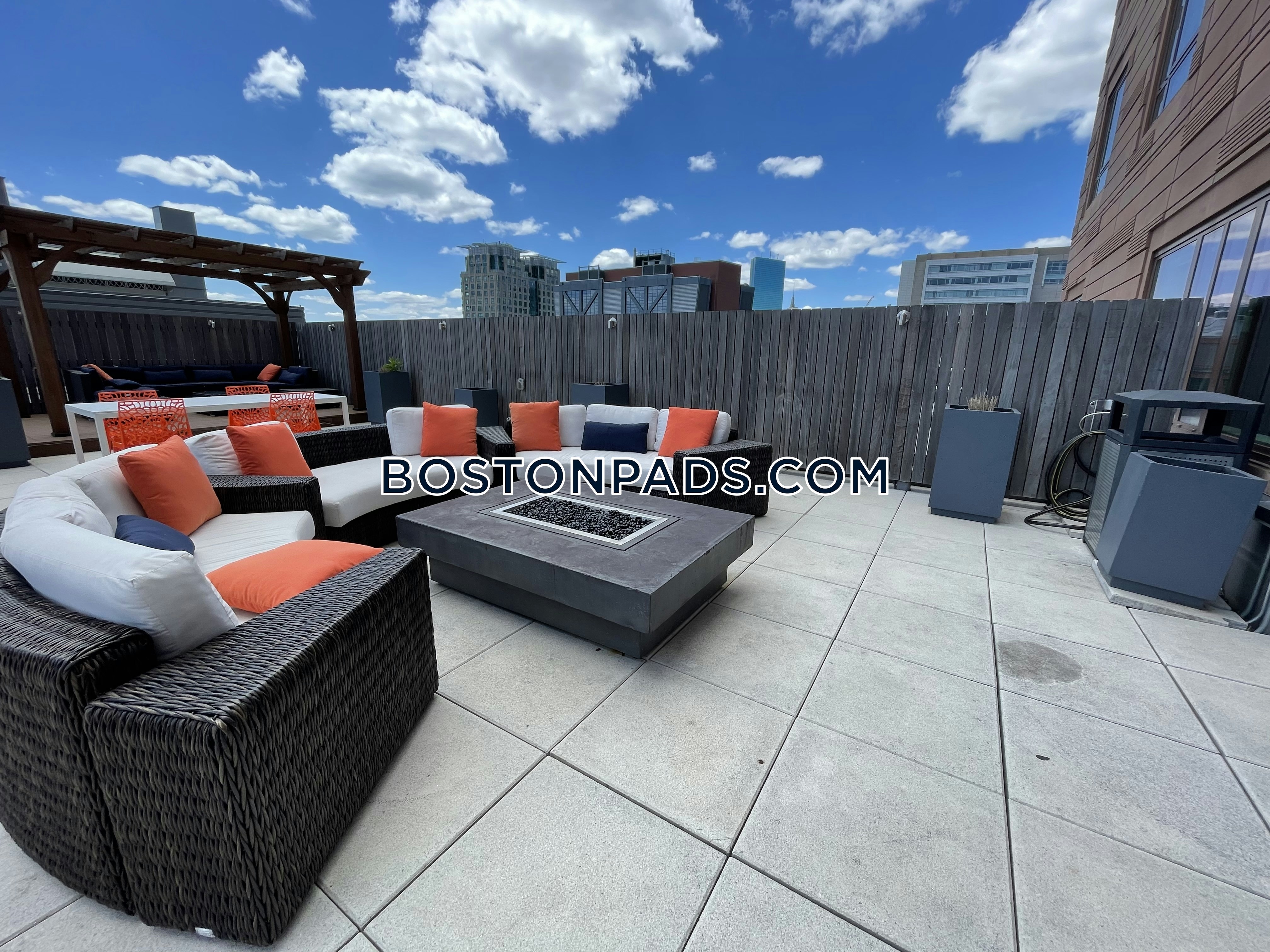 The Tower One Greenway Photo 22