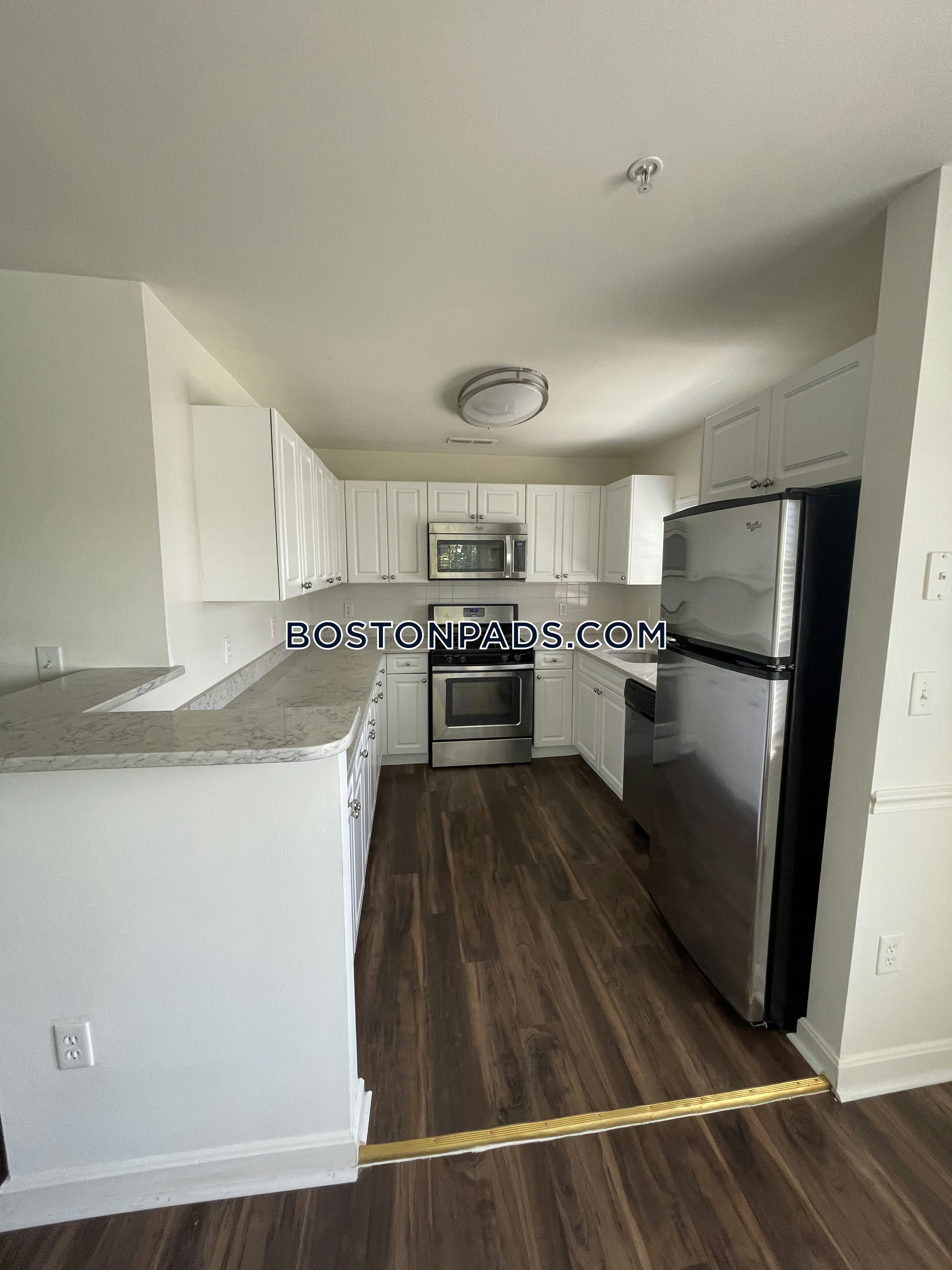 Residences at Stevens Pond Photo 8