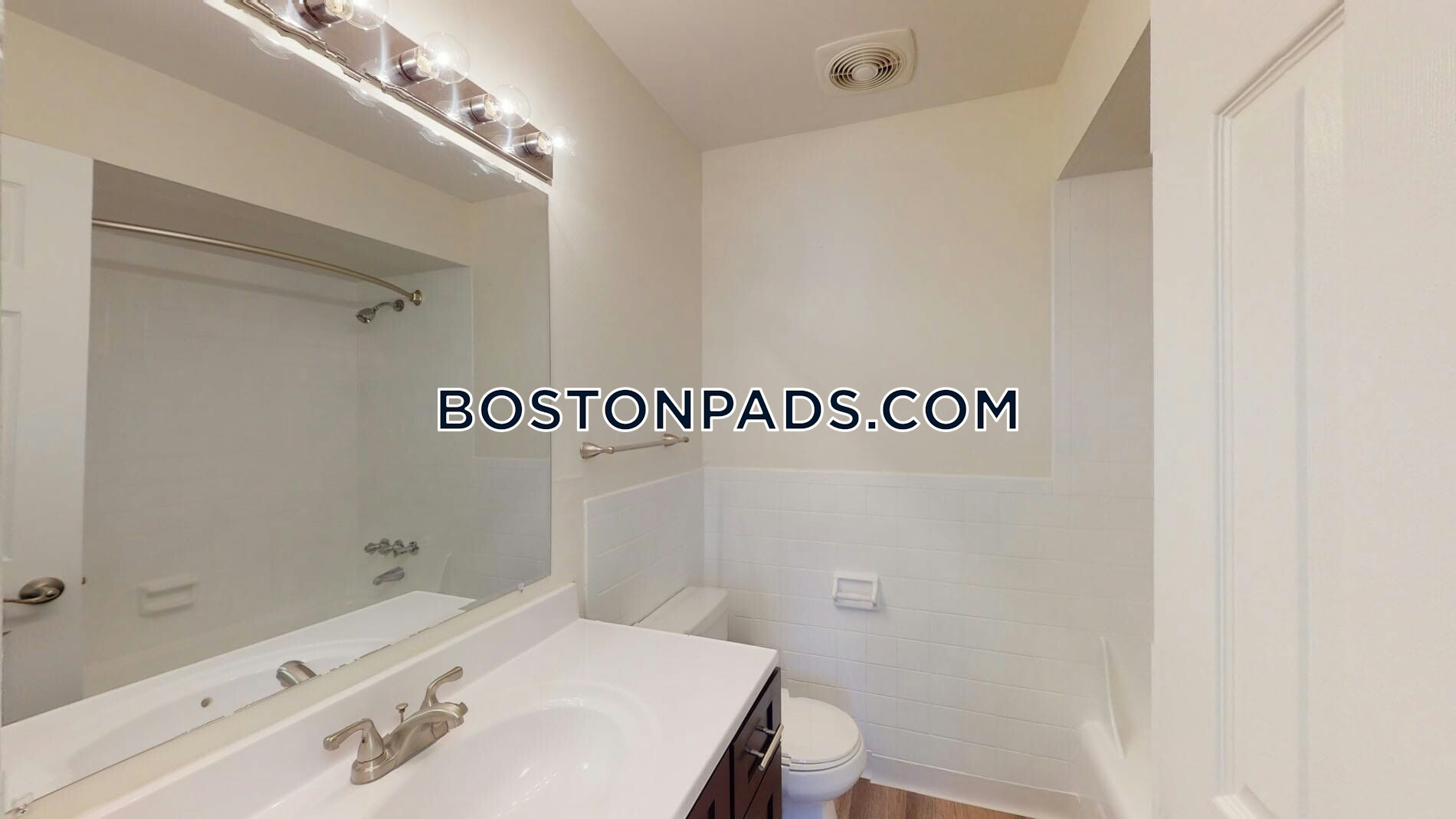 The Commons at Windsor Gardens Photo 46