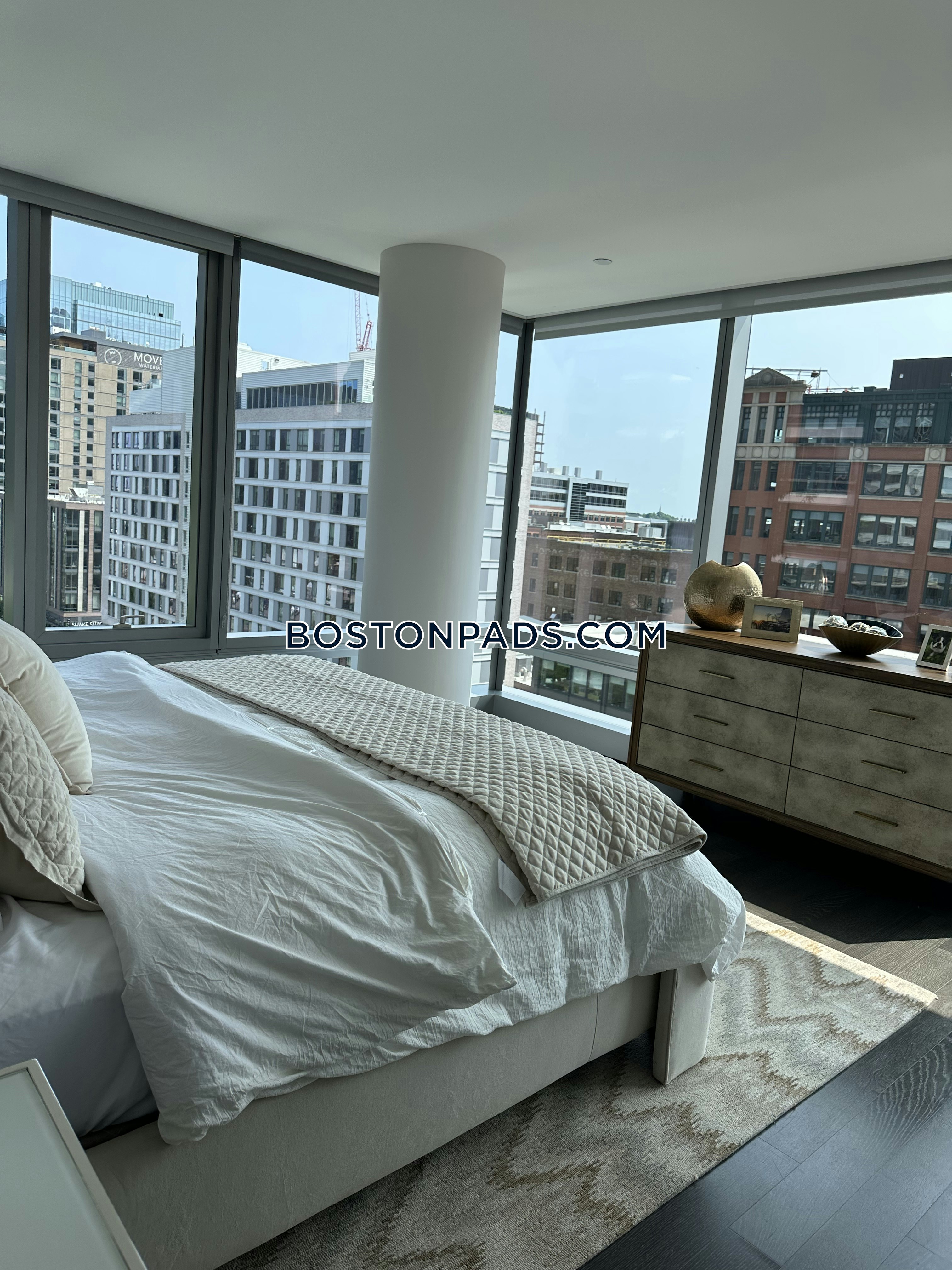 The Benjamin Photo 32