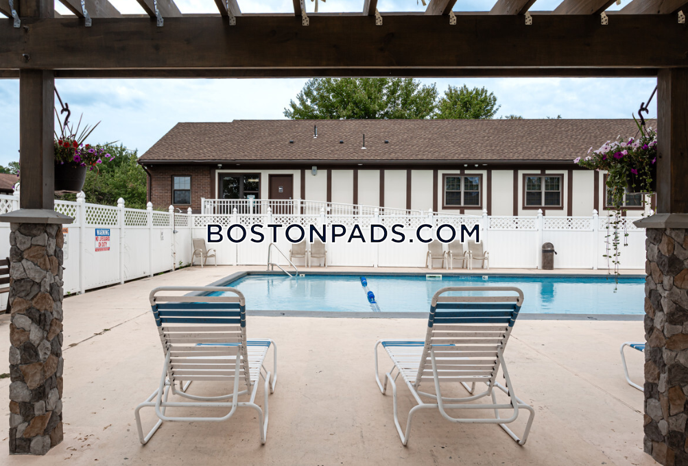 Tudor Glen Village Photo 4