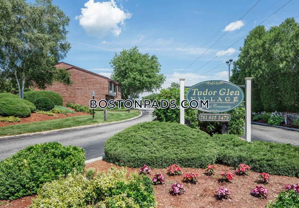 Tudor Glen Village Photo 5