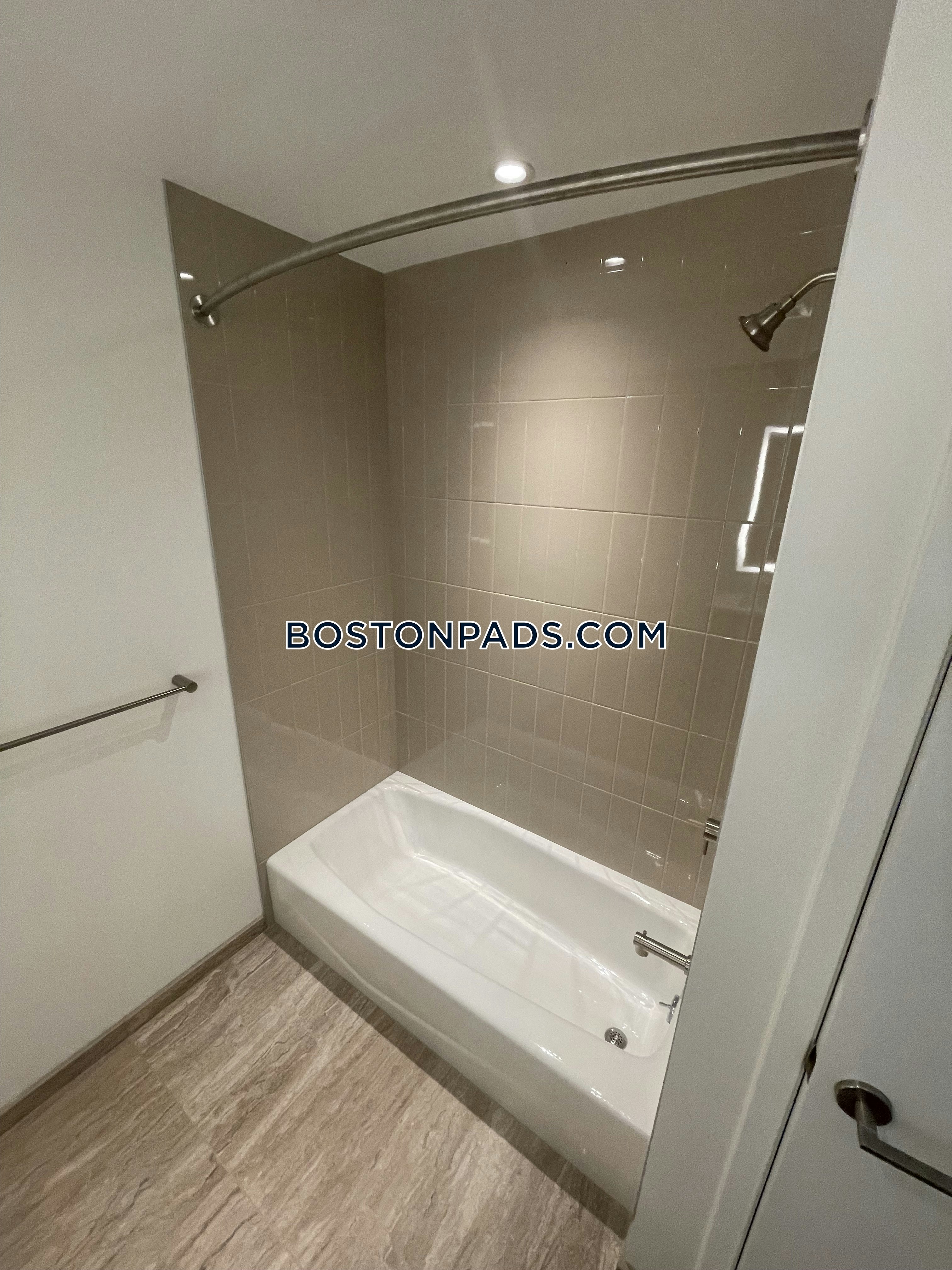 One 65 Main Photo 27