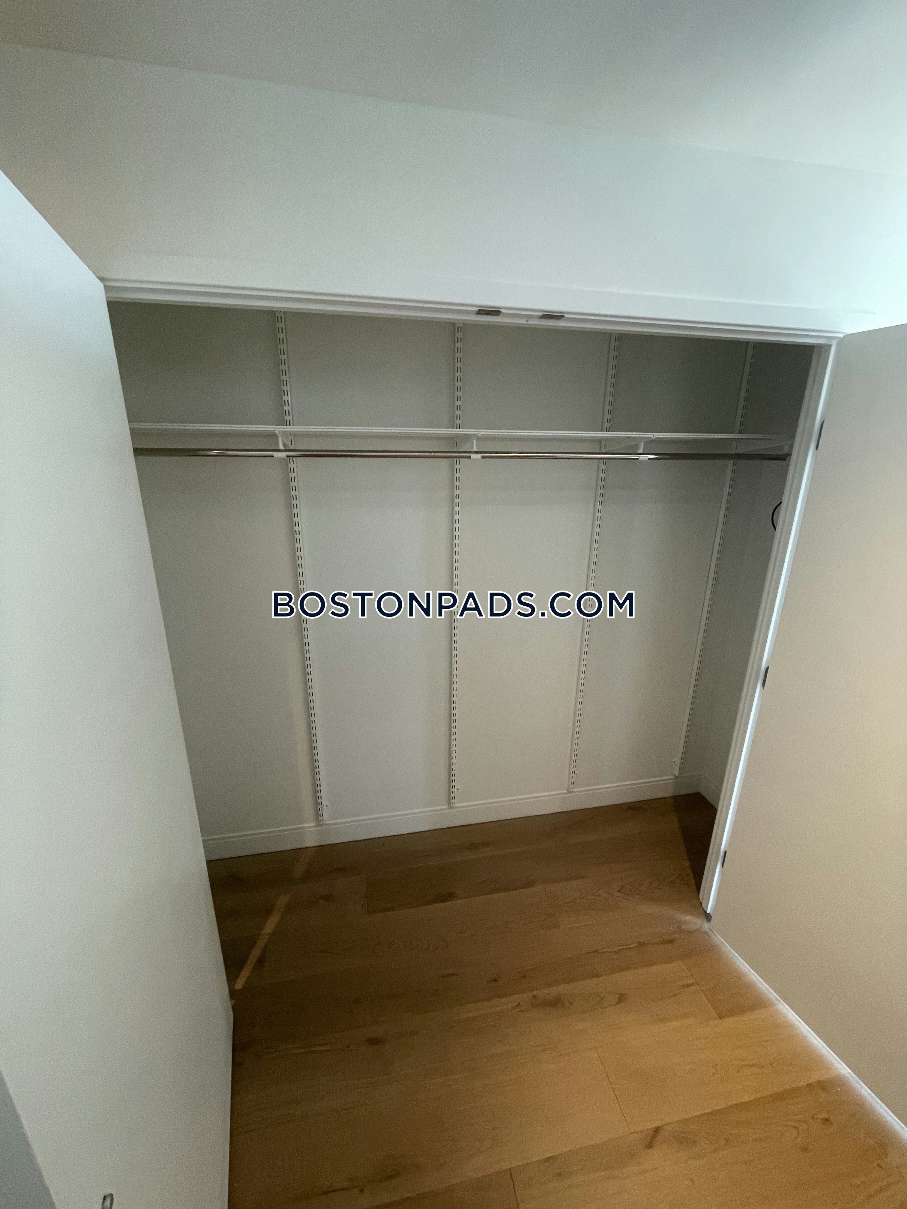 One 65 Main Photo 63