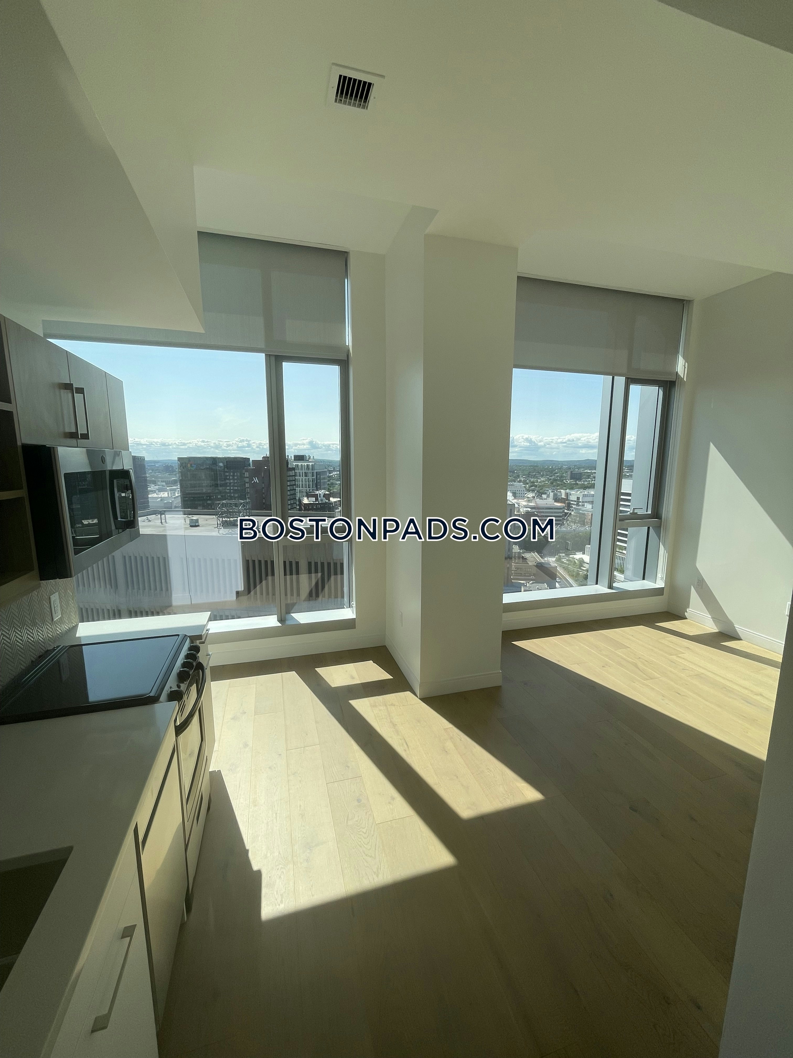 One 65 Main Photo 13