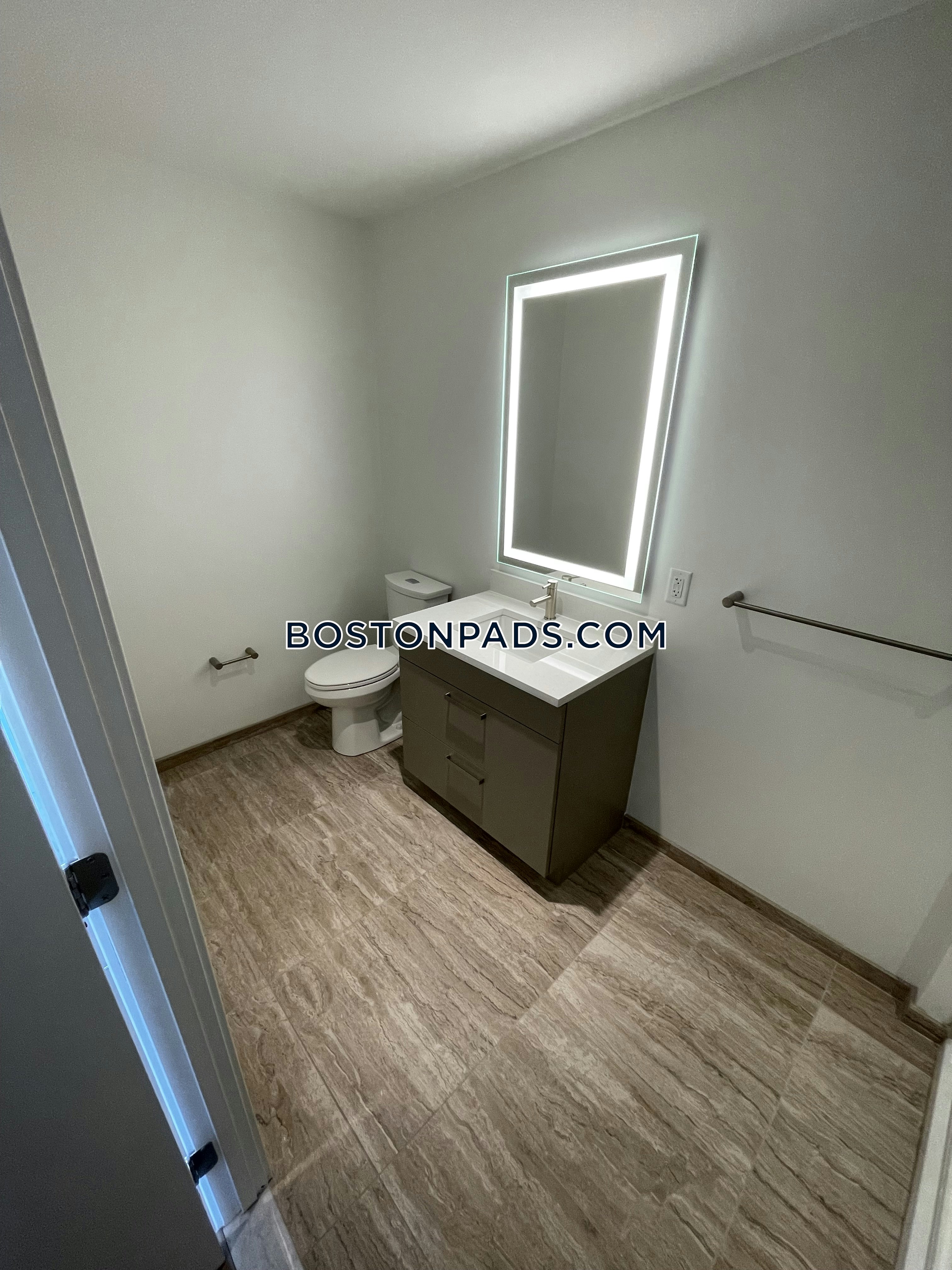 One 65 Main Photo 15