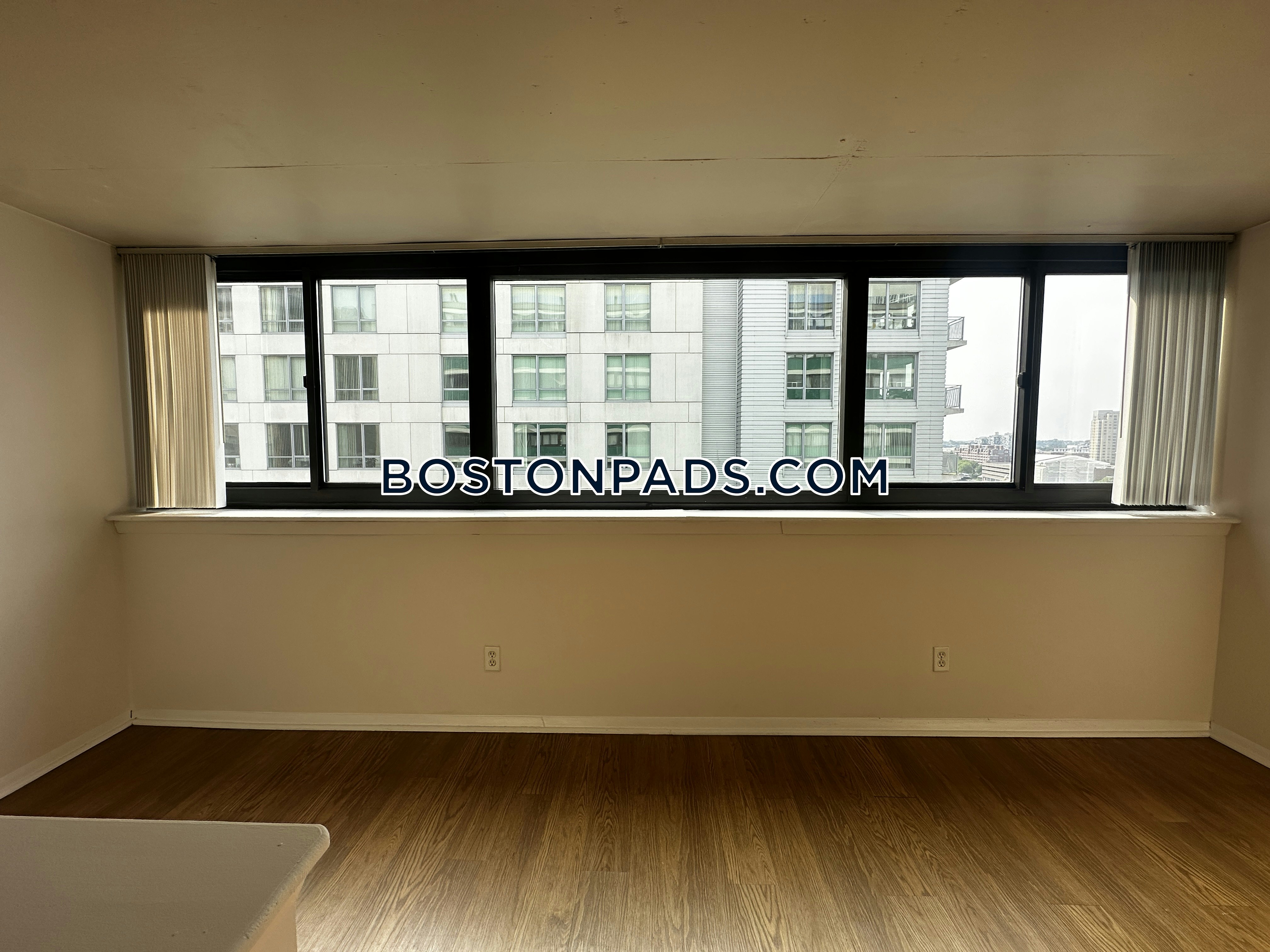 Emerson Place Apartments Photo 4