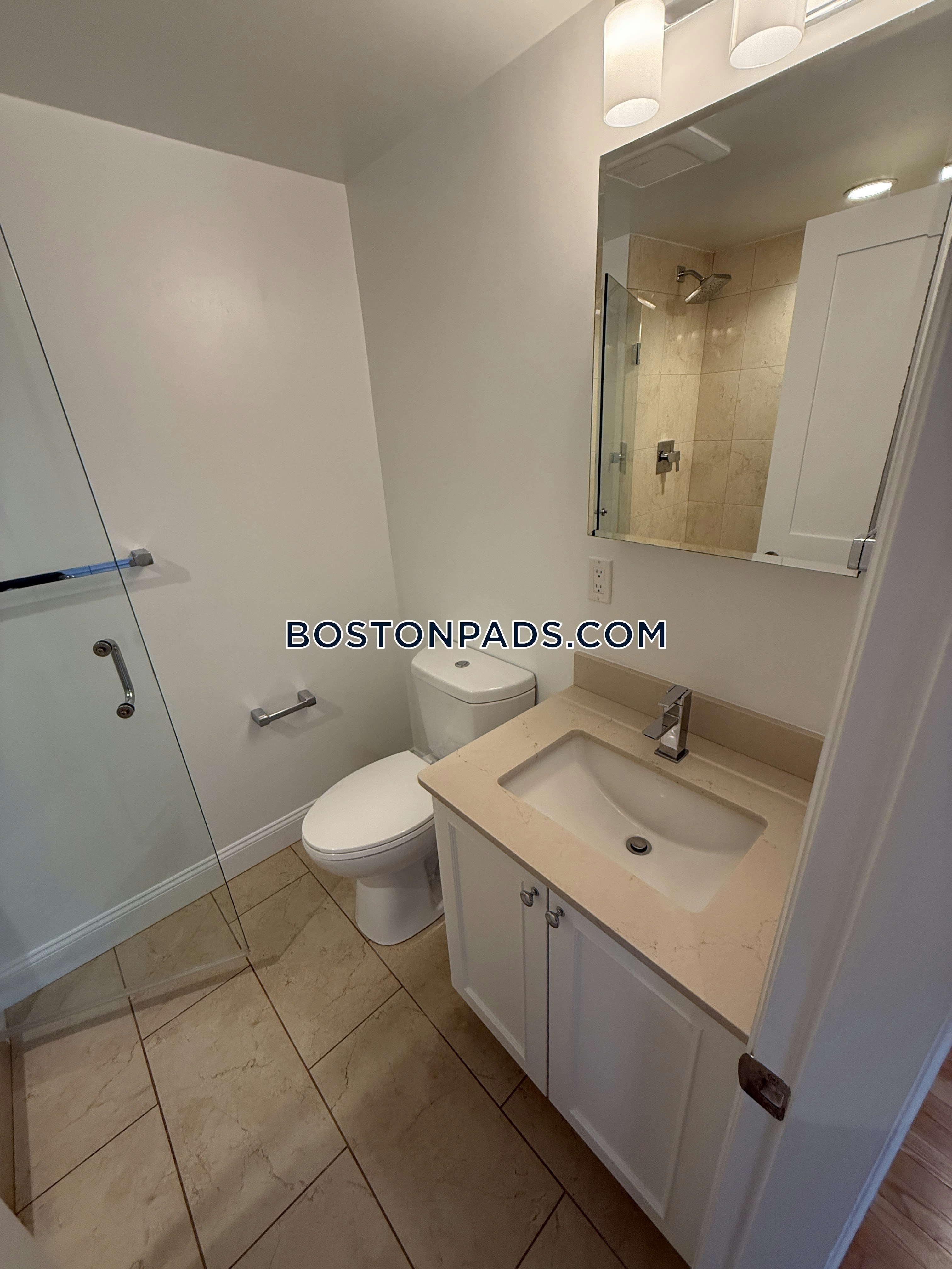 1443 Beacon Photo 103