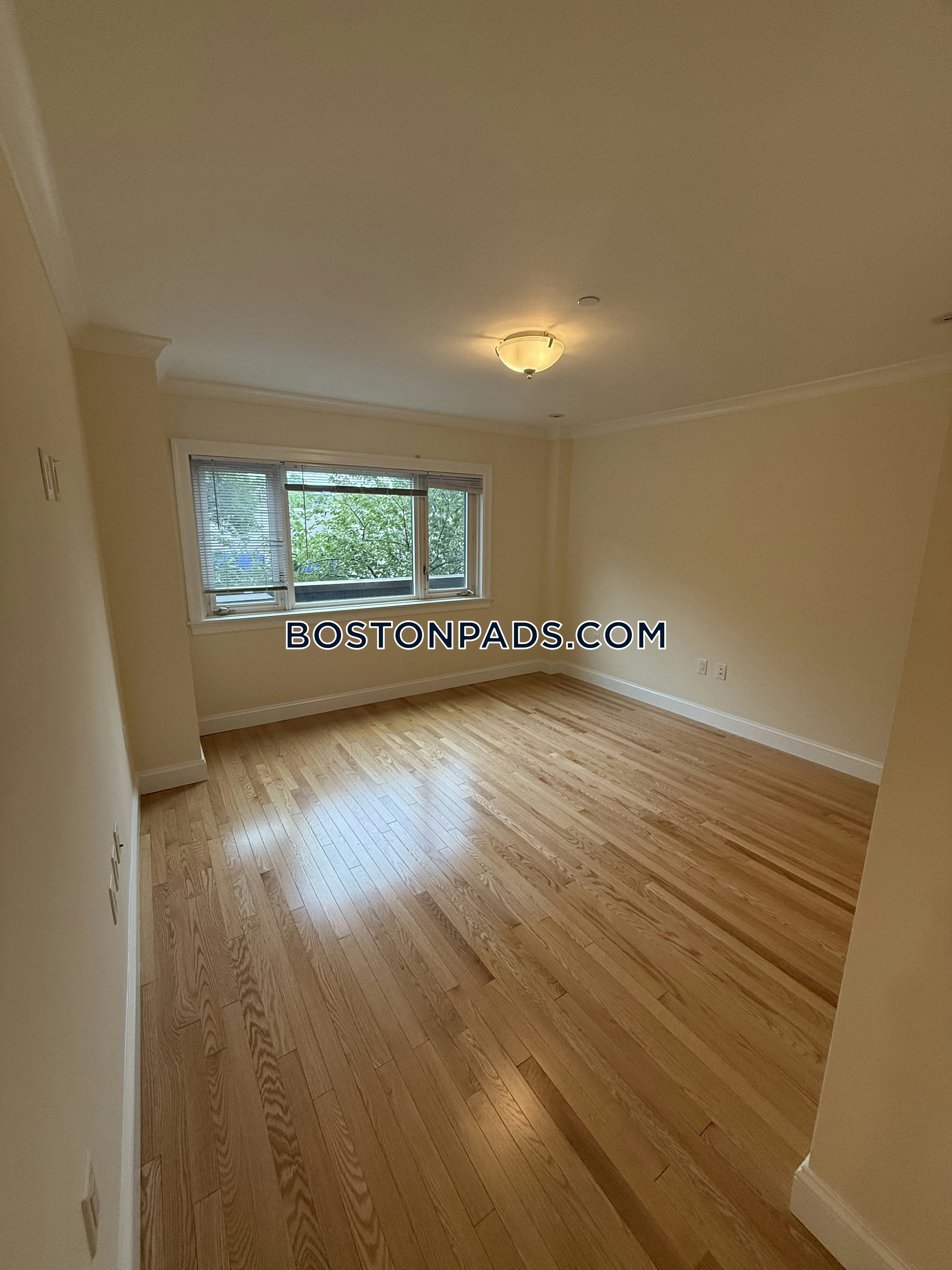 1443 Beacon Photo 98