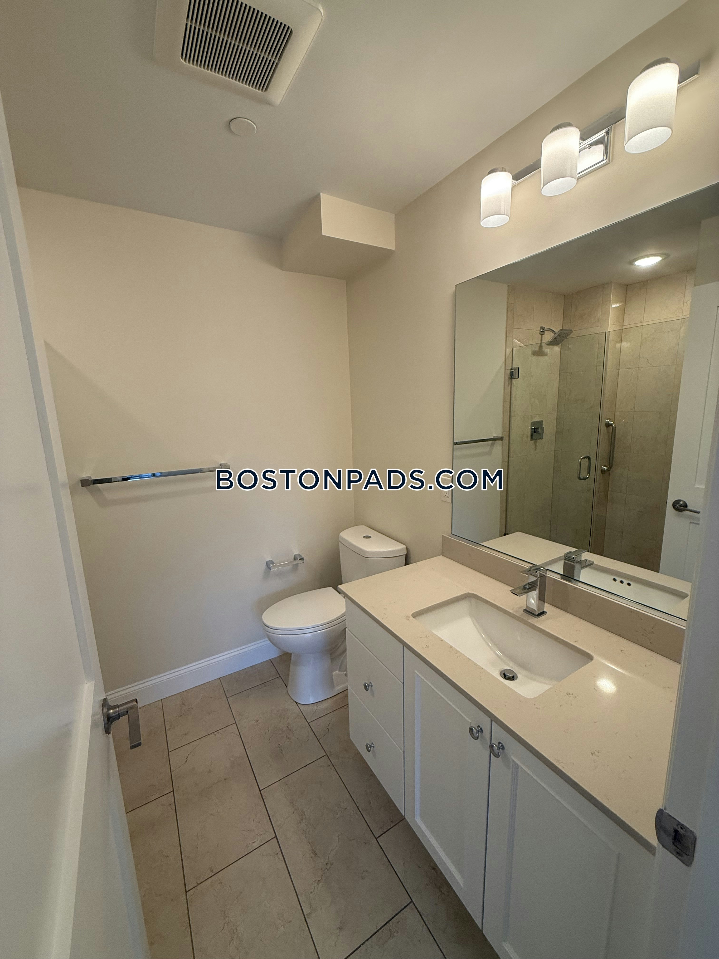 1443 Beacon Photo 132