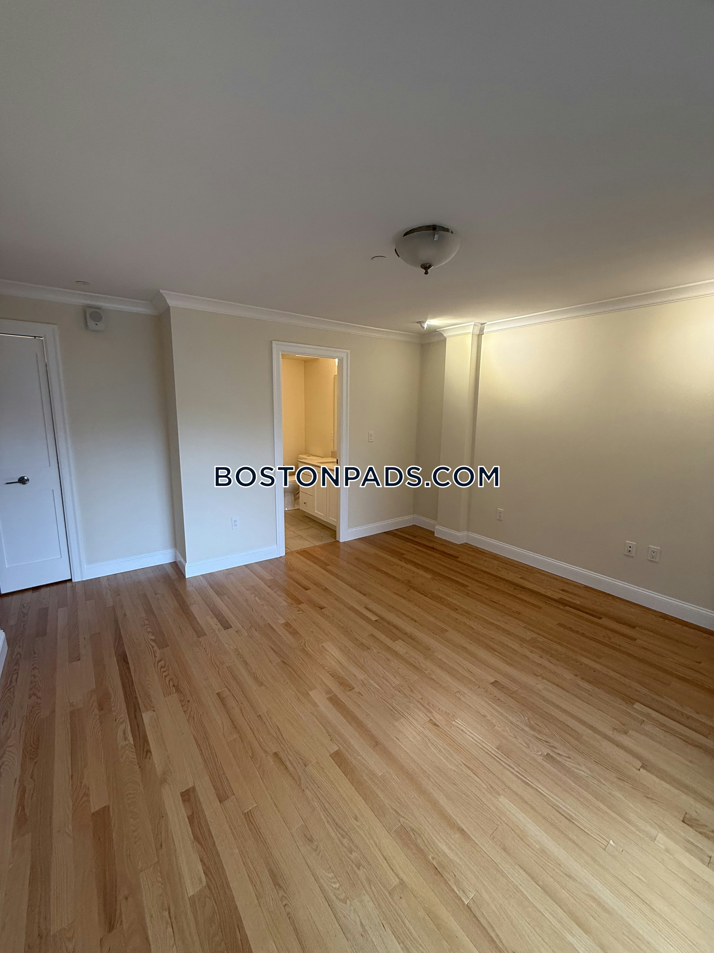 1443 Beacon Photo 90