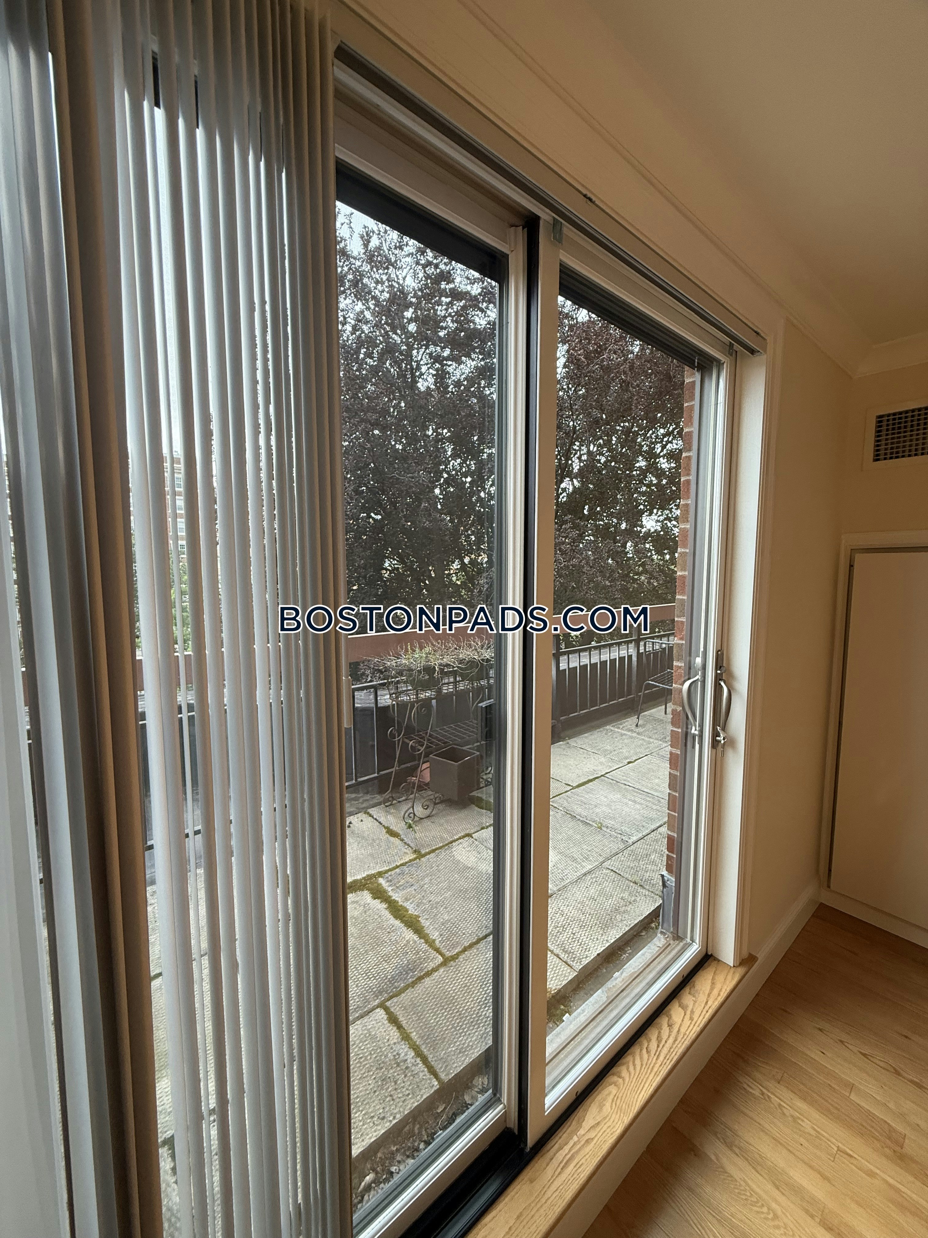 1443 Beacon Photo 156