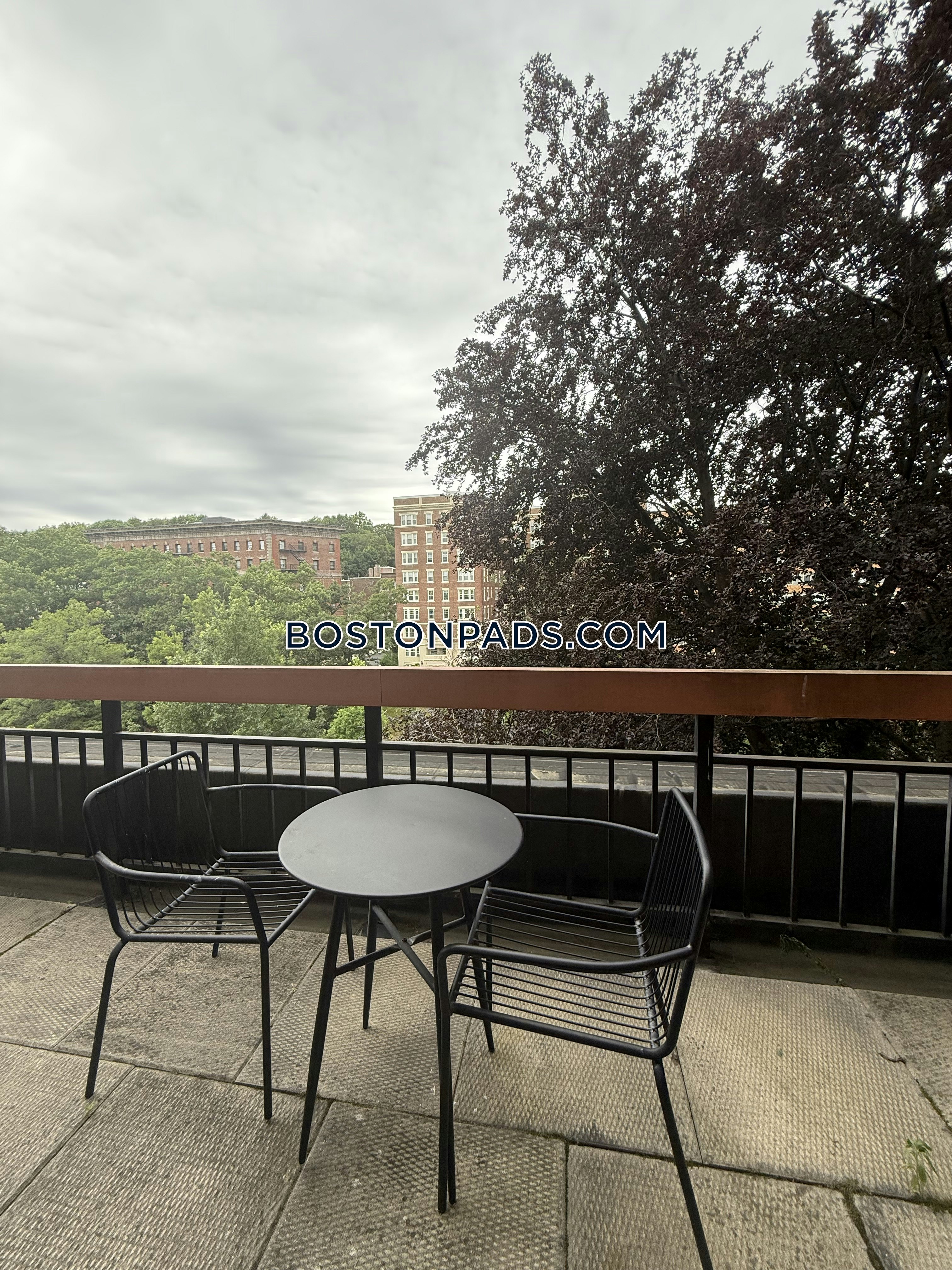 1443 Beacon Photo 163