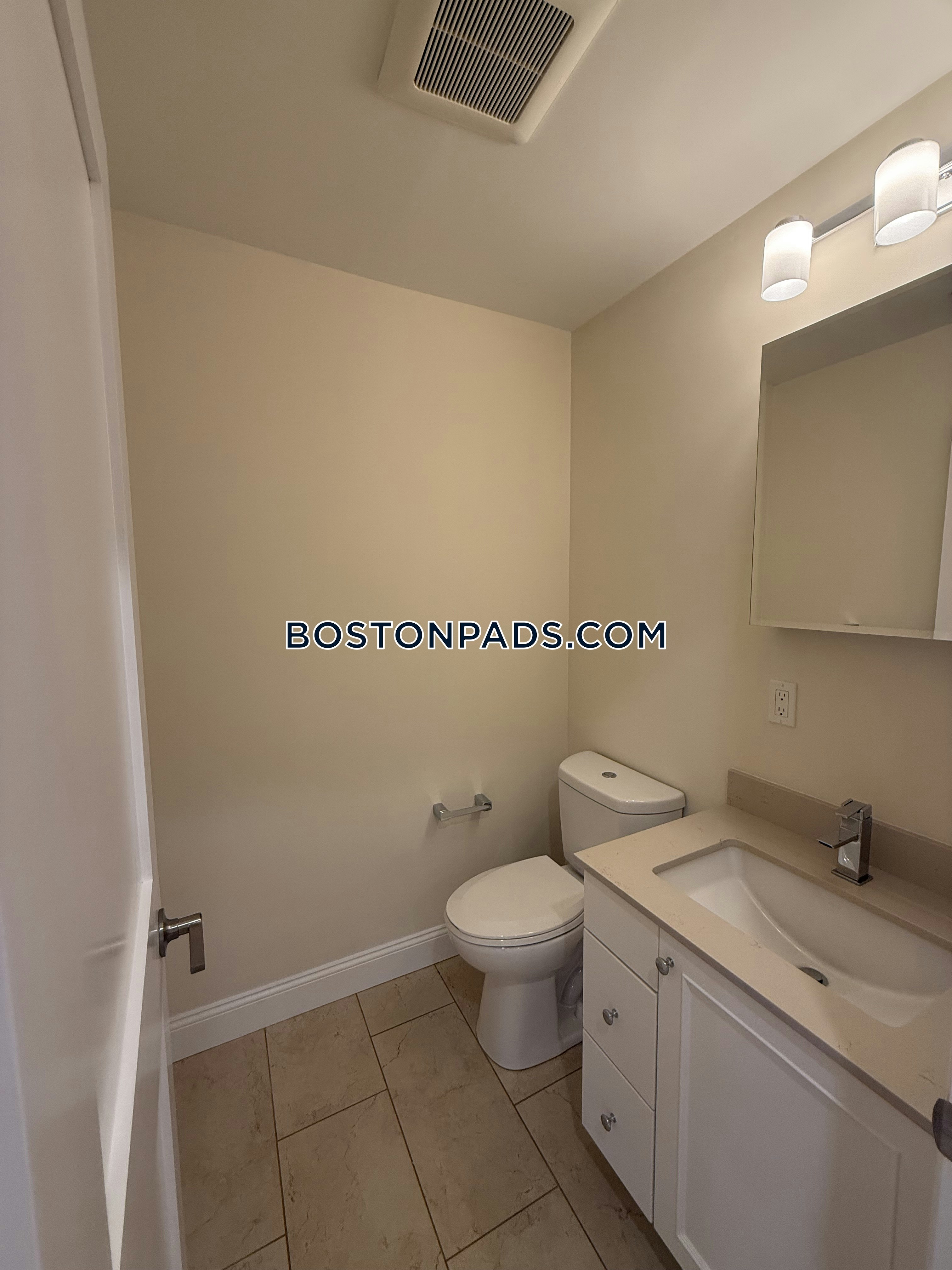 1443 Beacon Photo 93