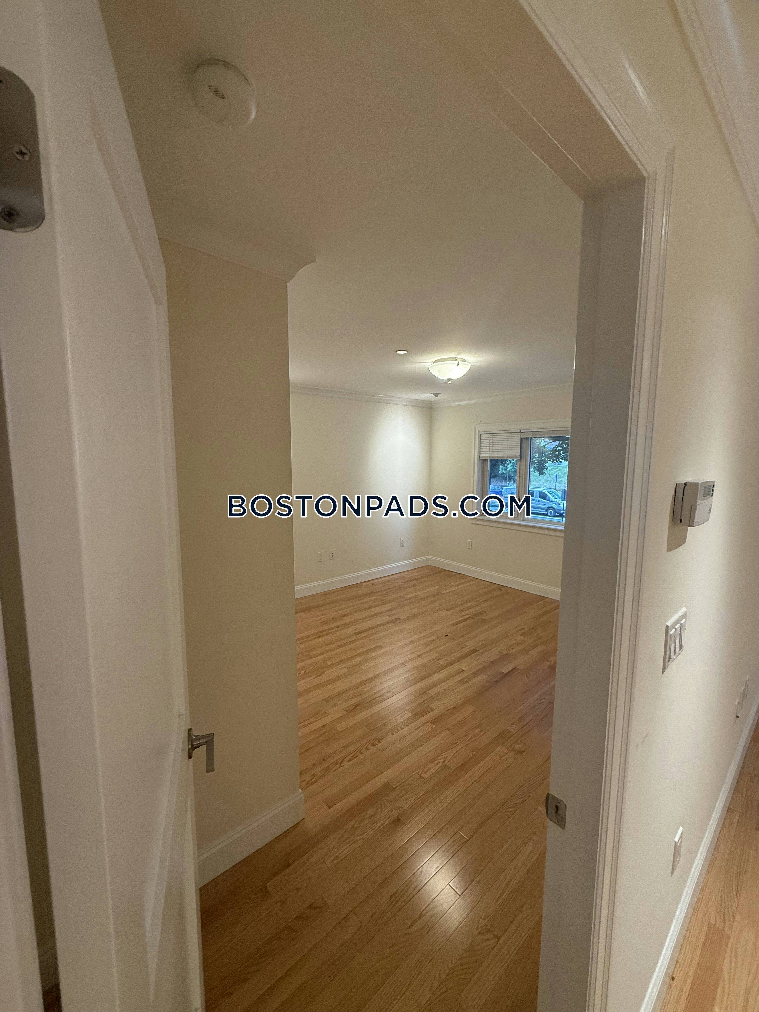 1443 Beacon Photo 60