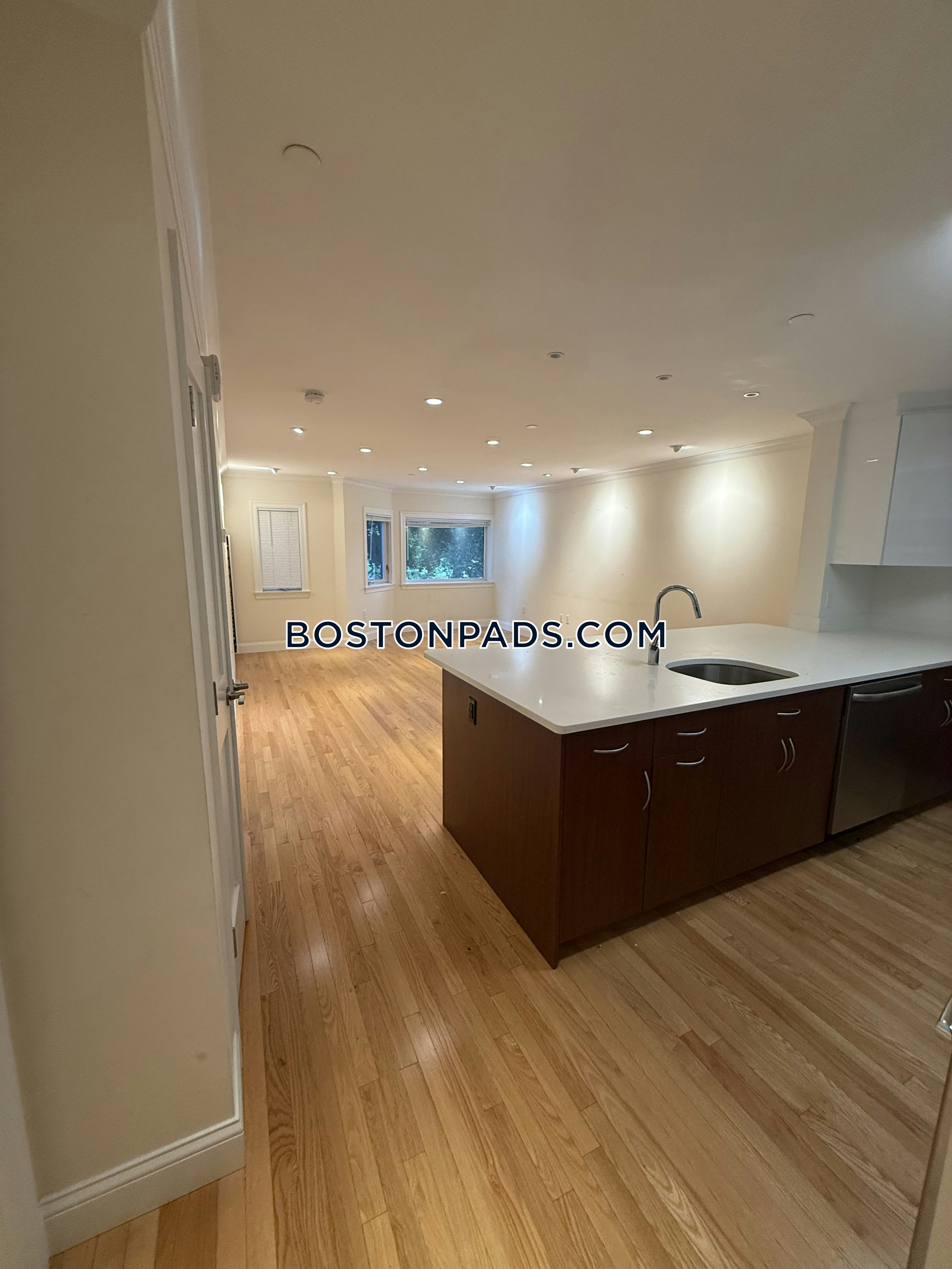 1443 Beacon Photo 106