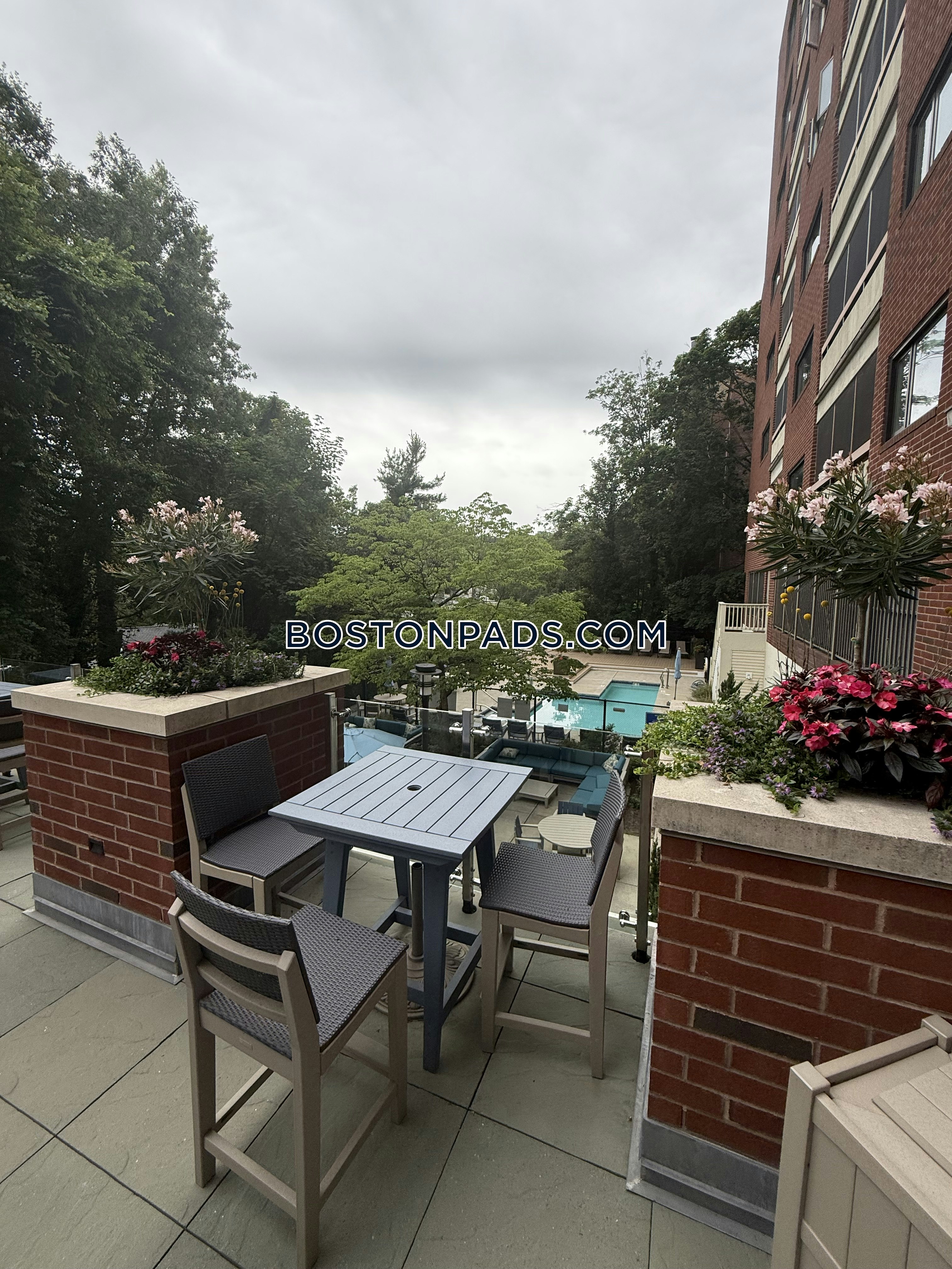 1443 Beacon Photo 46