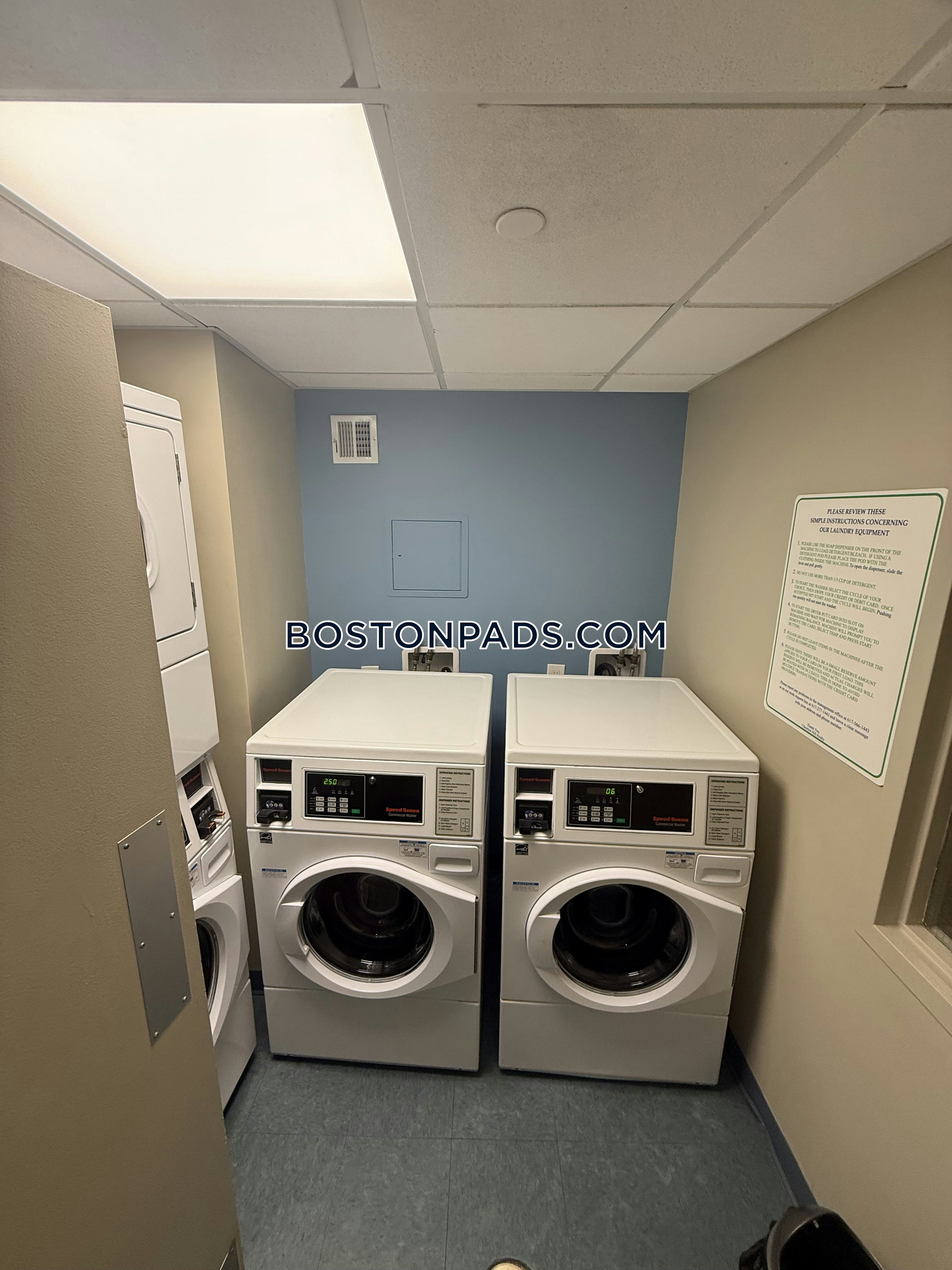 1443 Beacon Photo 54