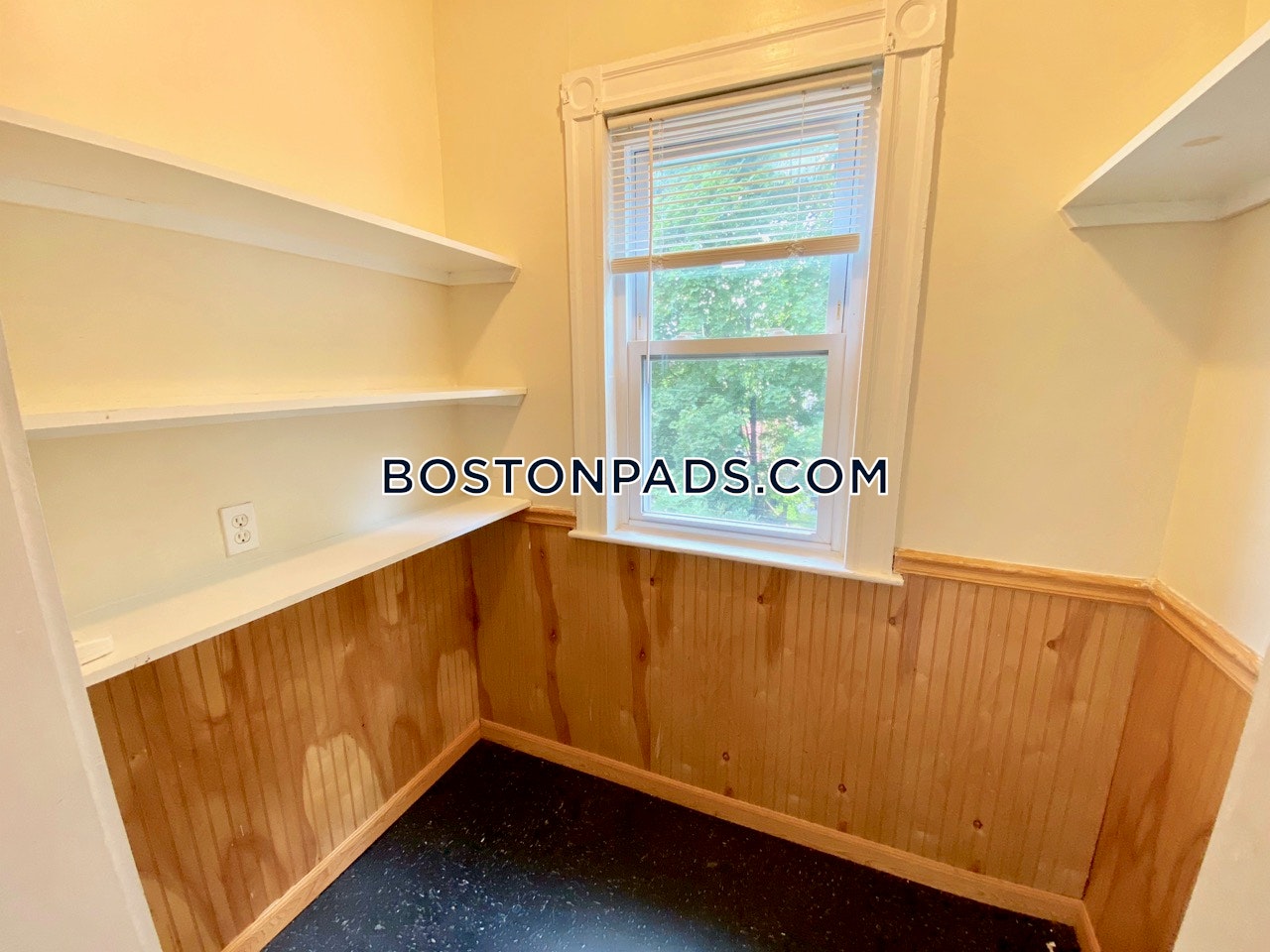 Courtyard Princeton Place Photo 16