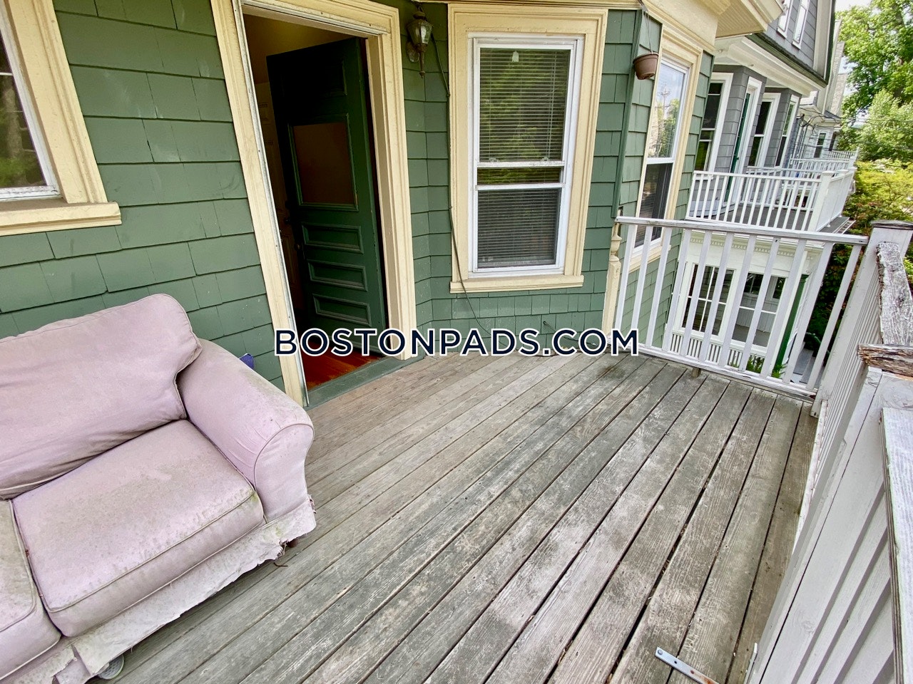 Courtyard Princeton Place Photo 17