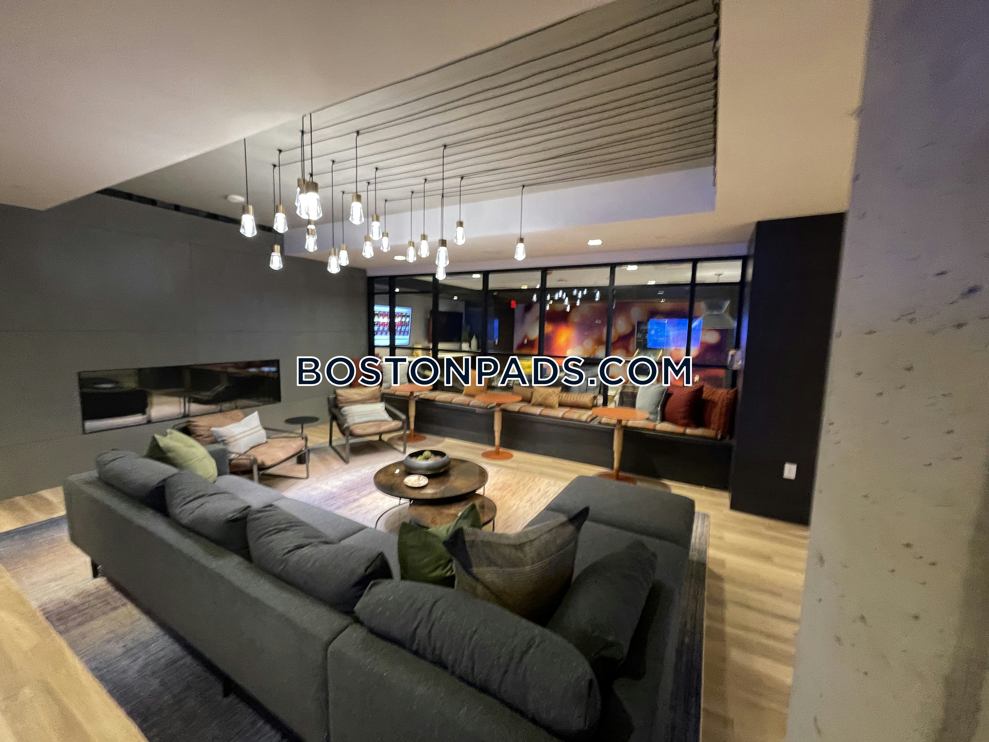 Blvd & bond Photo 37