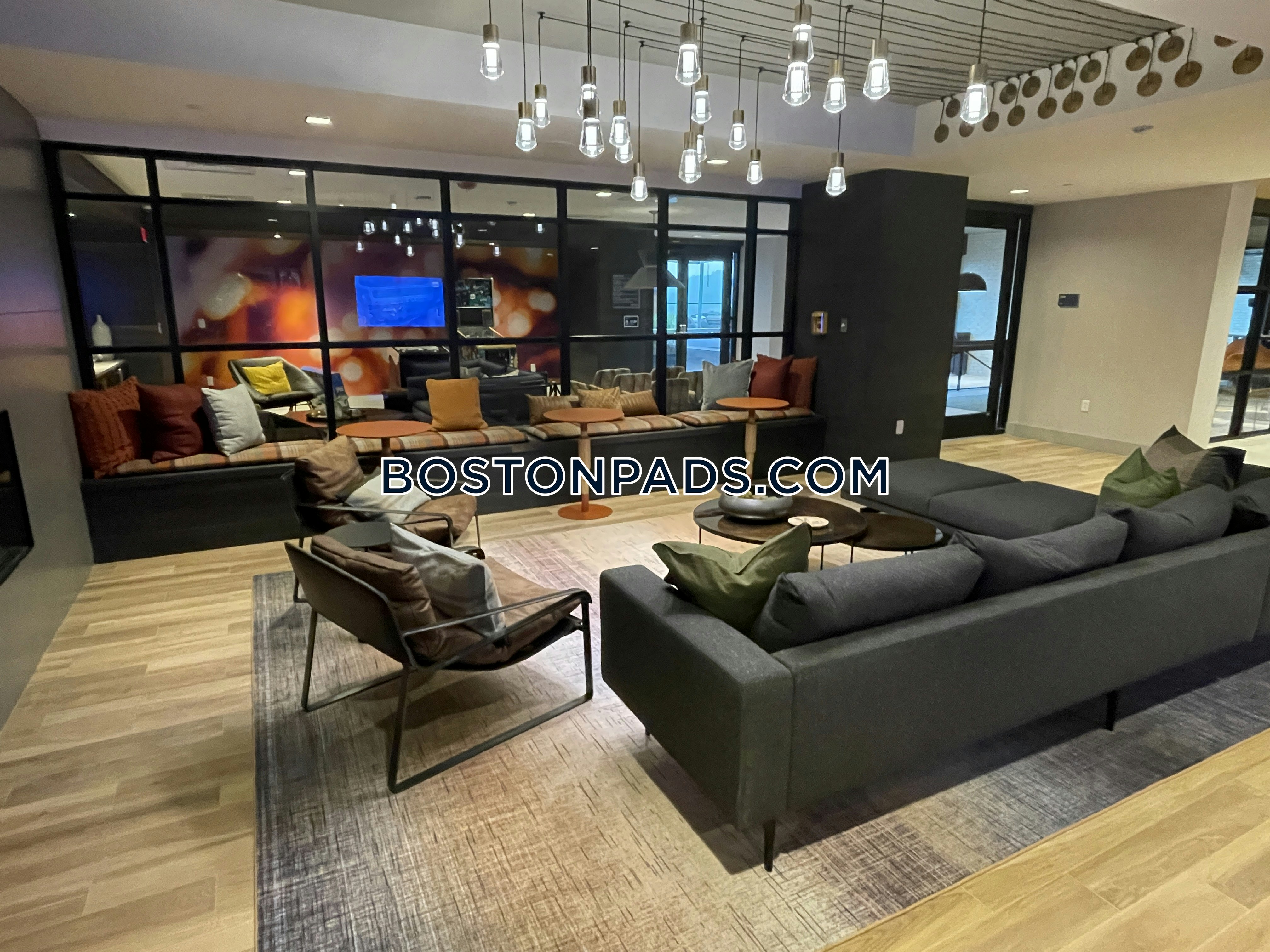 Blvd & bond Photo 39