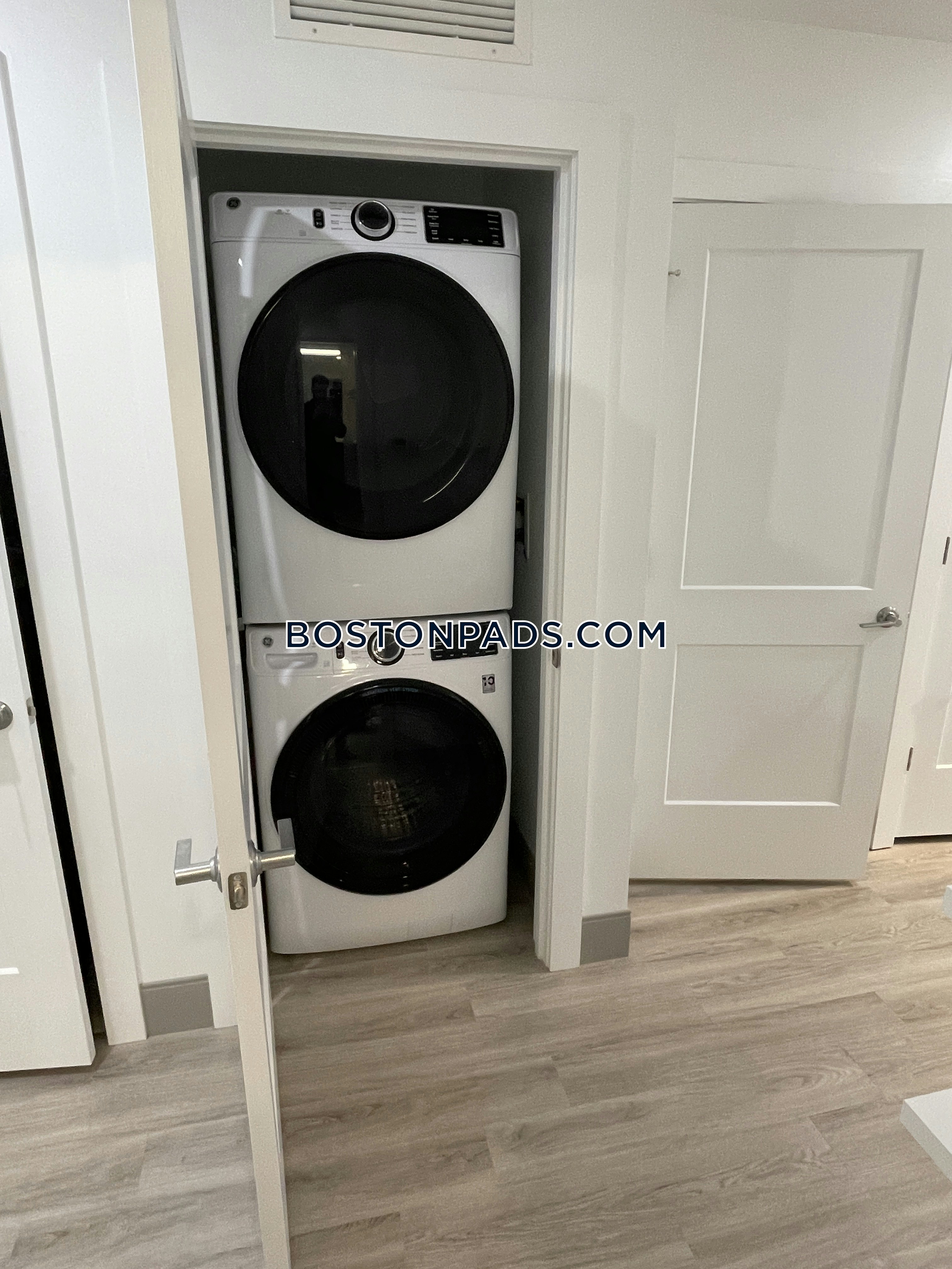 Blvd & bond Photo 53