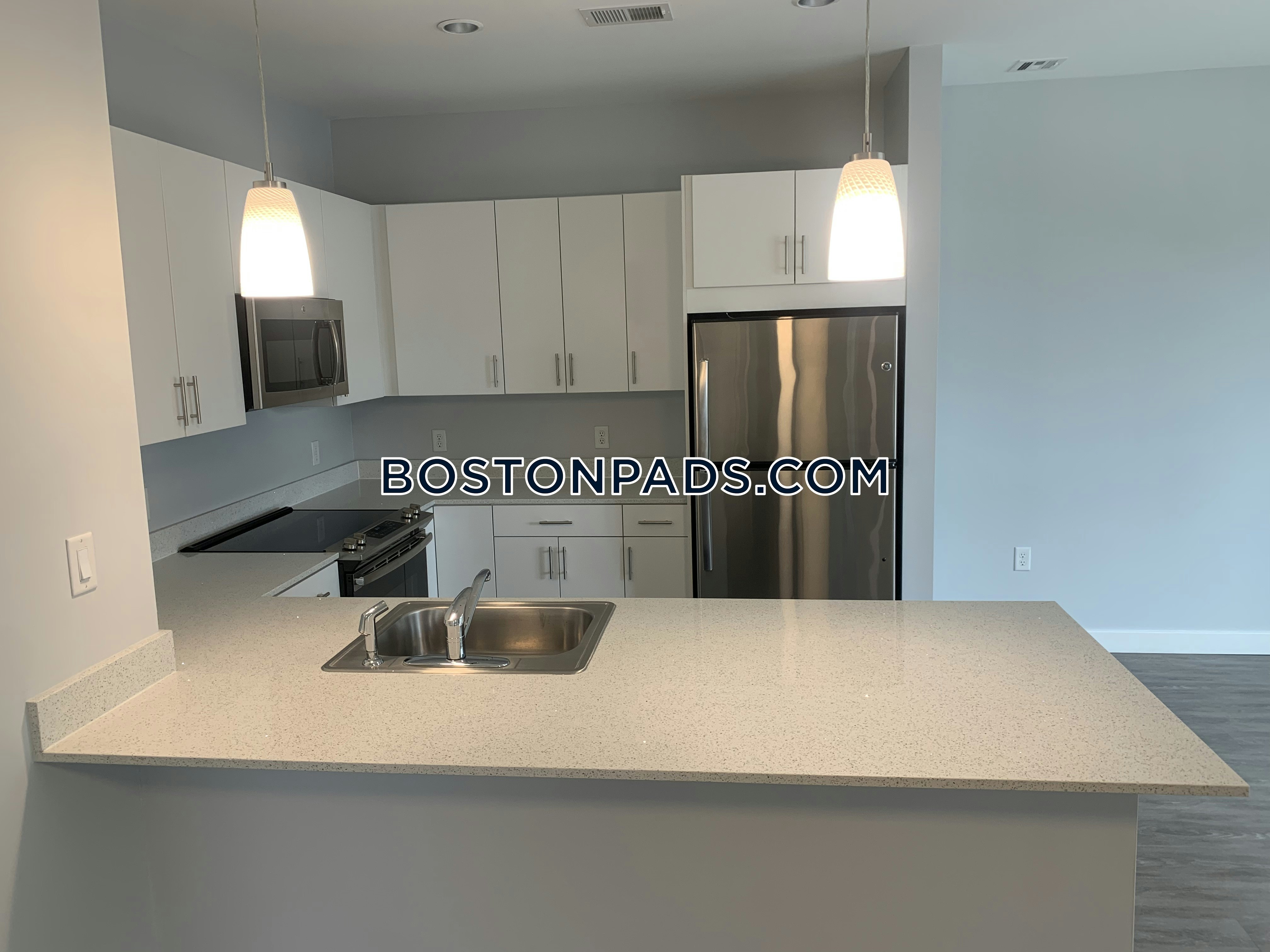 Elevation Apartments at Crown Colony Photo 4