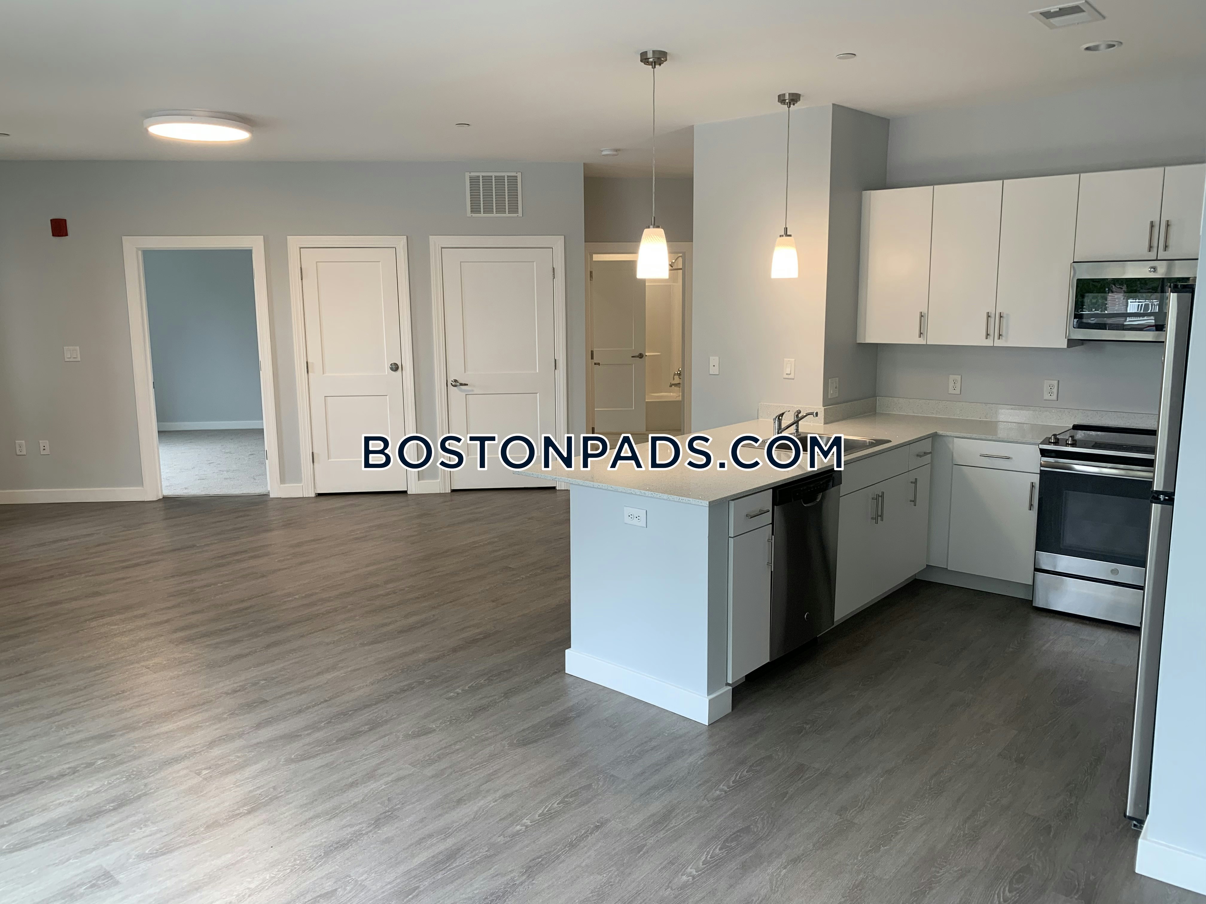 Elevation Apartments at Crown Colony Photo 62