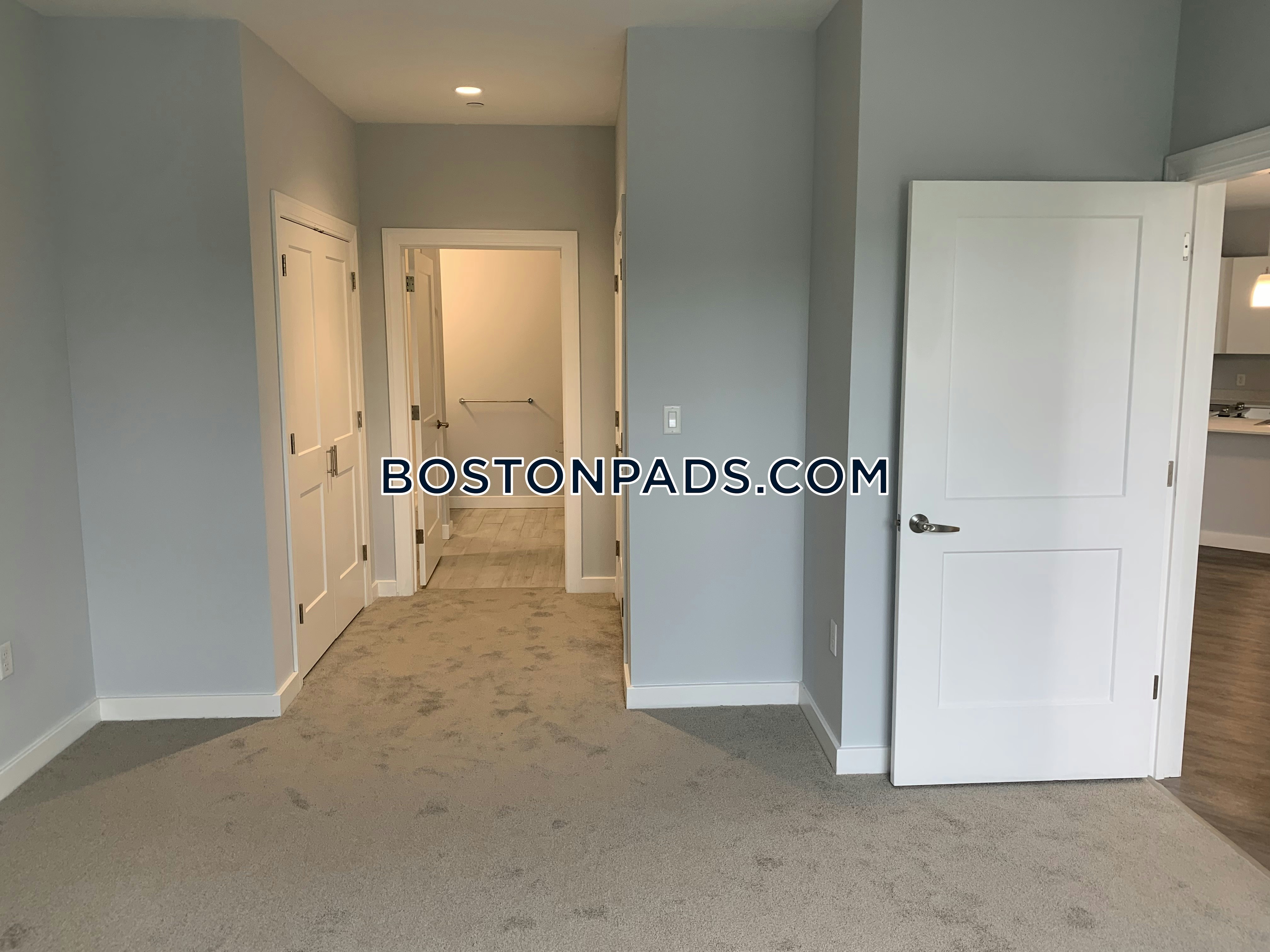 Elevation Apartments at Crown Colony Photo 74