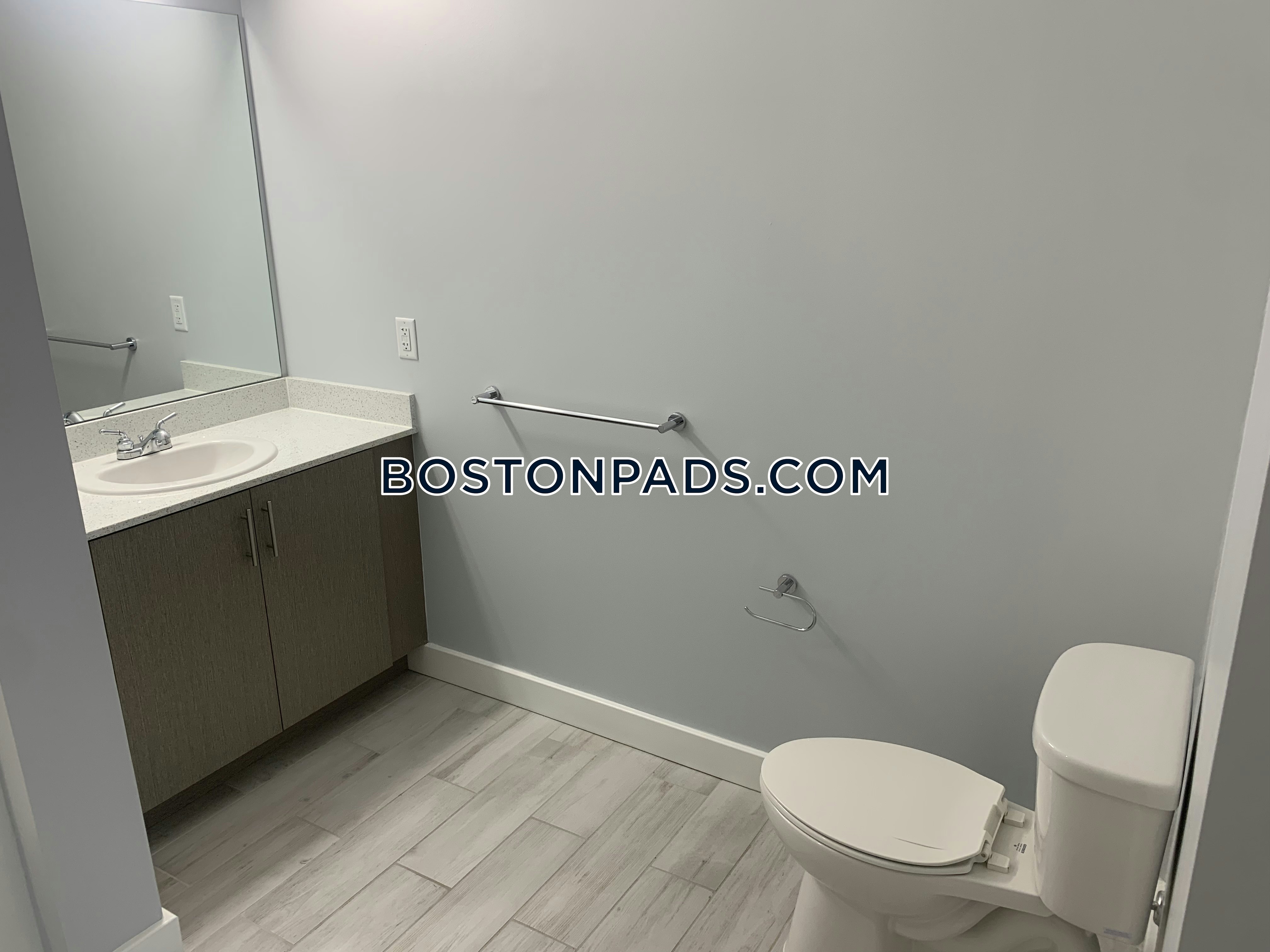 Elevation Apartments at Crown Colony Photo 9