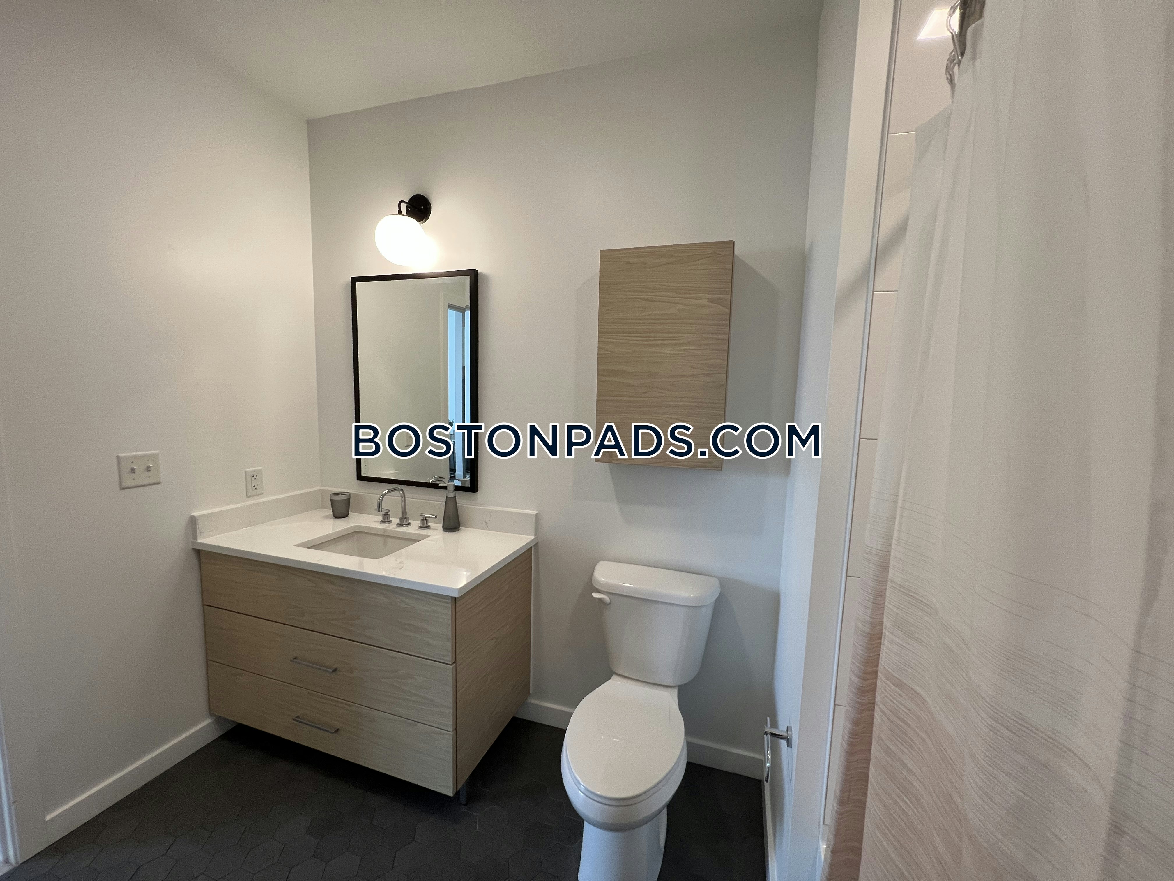 Trio Newton Photo 120