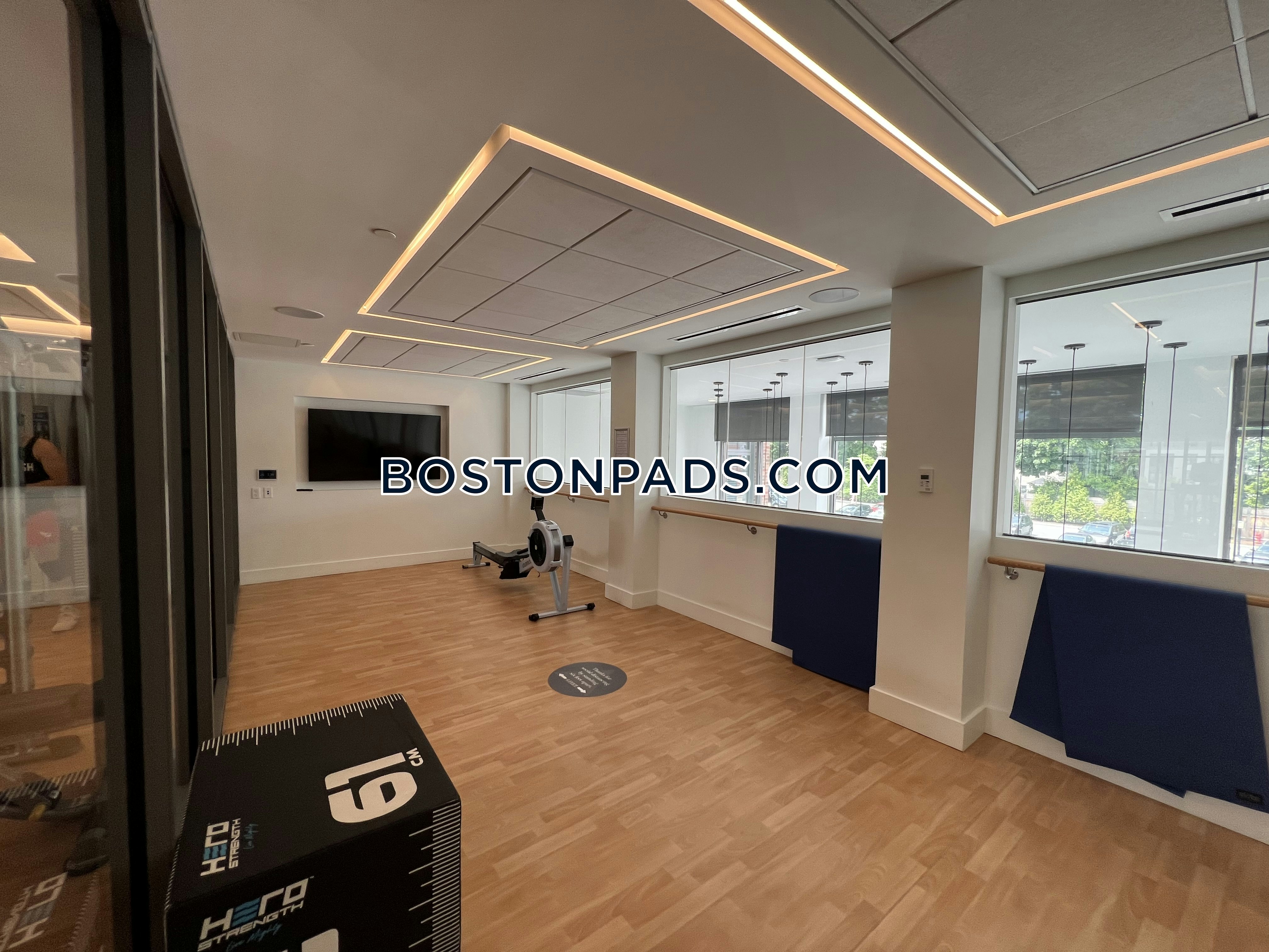 Trio Newton Photo 17