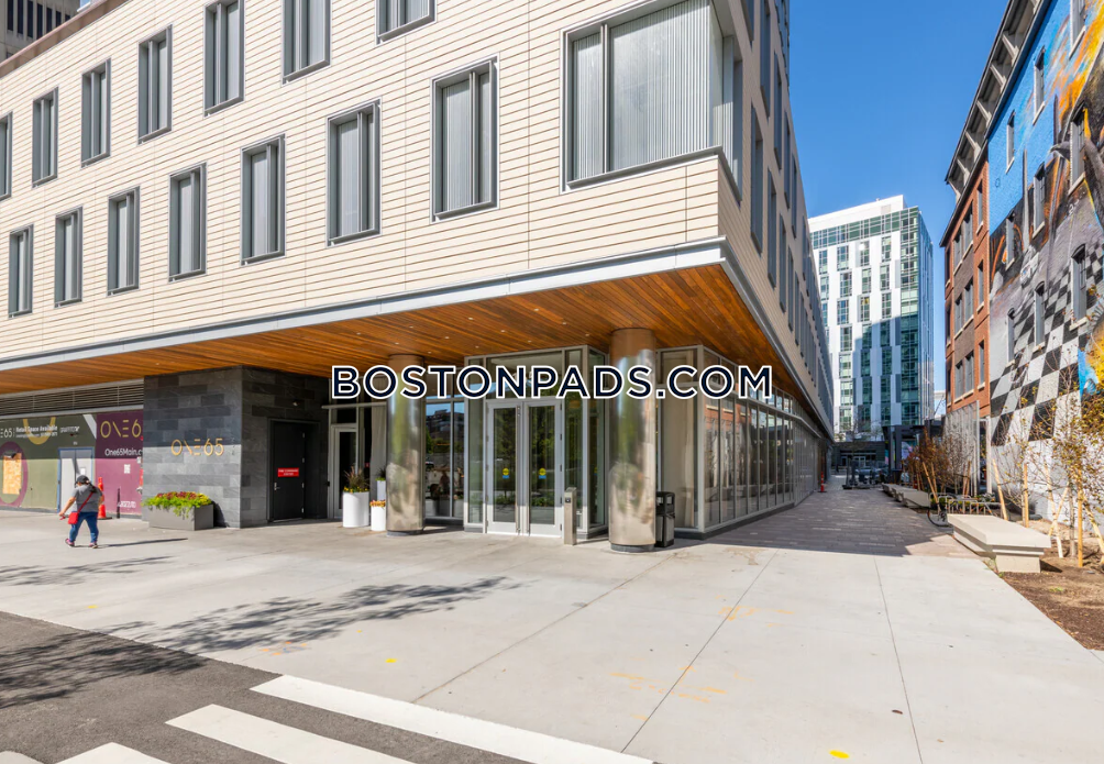 One 65 Main Photo 18