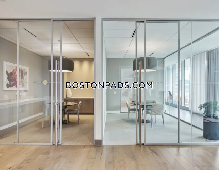 One 65 Main Photo 11