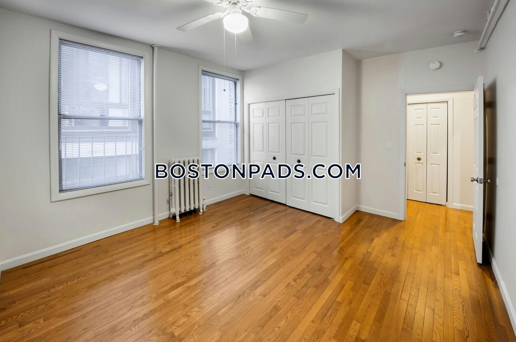 Burbank Apartments Photo 17