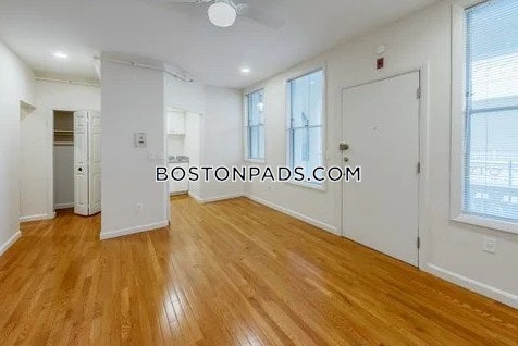 Burbank Apartments Photo 18