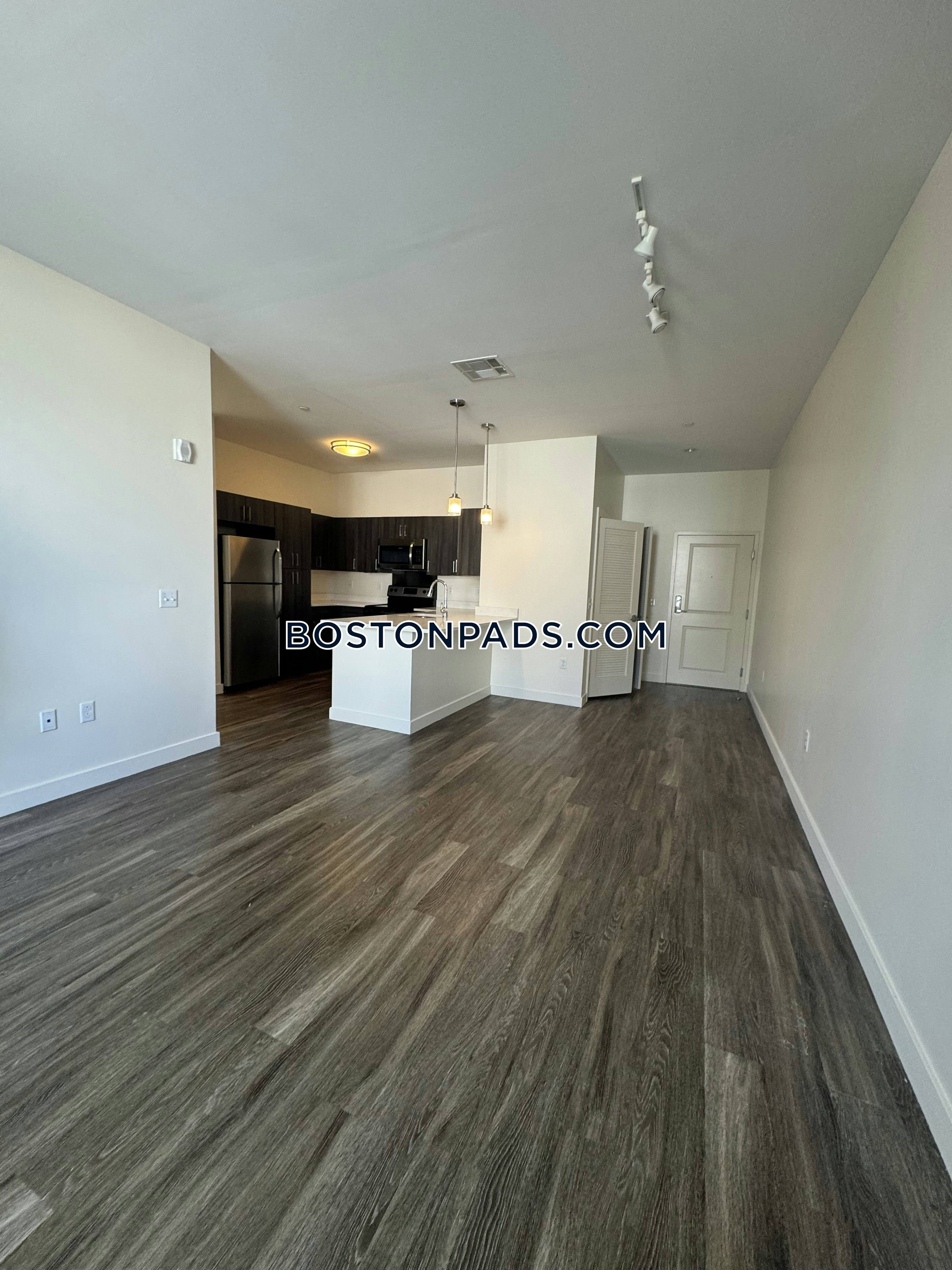 Point at 180 Photo 12