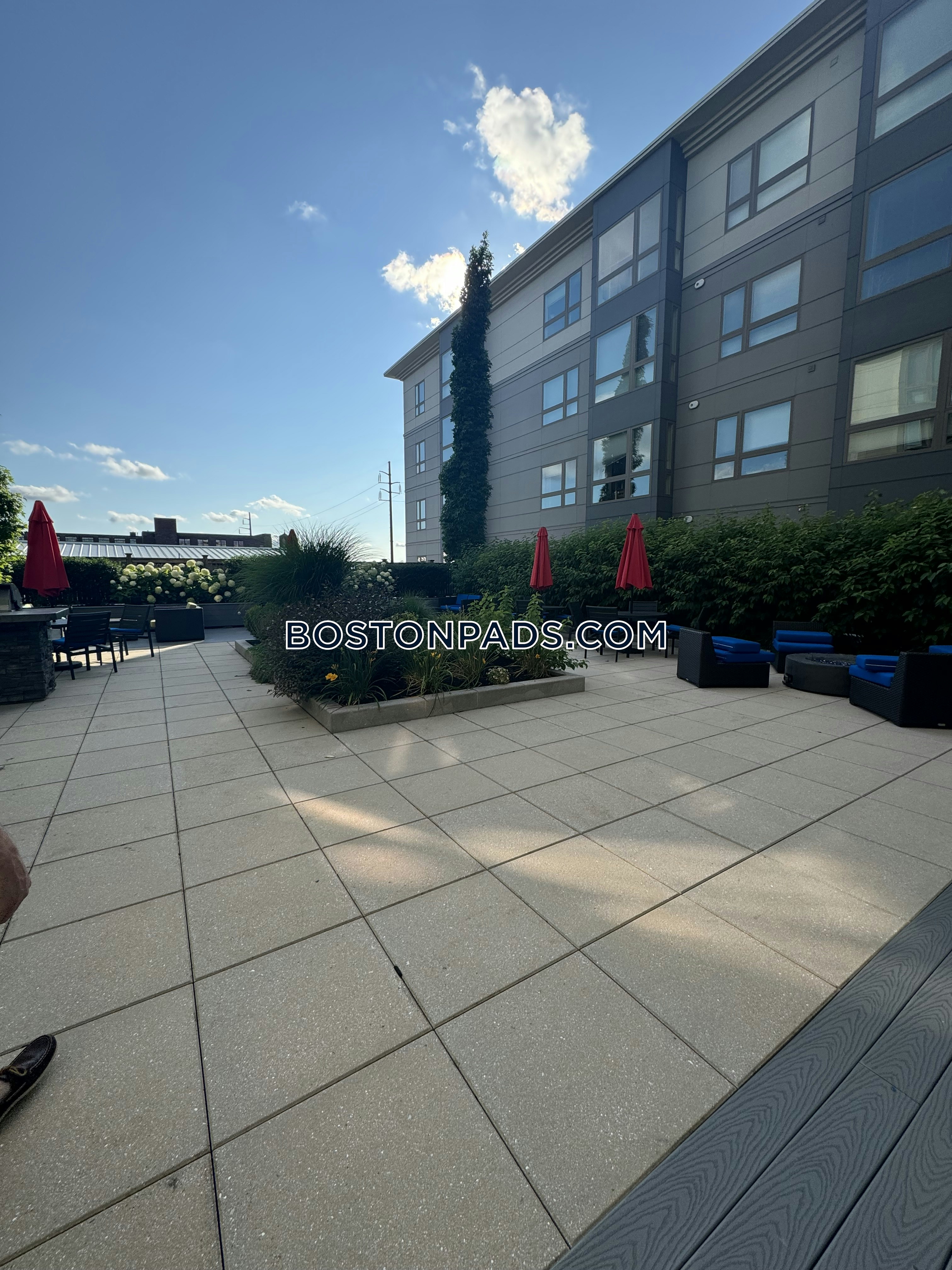 Point at 180 Photo 2