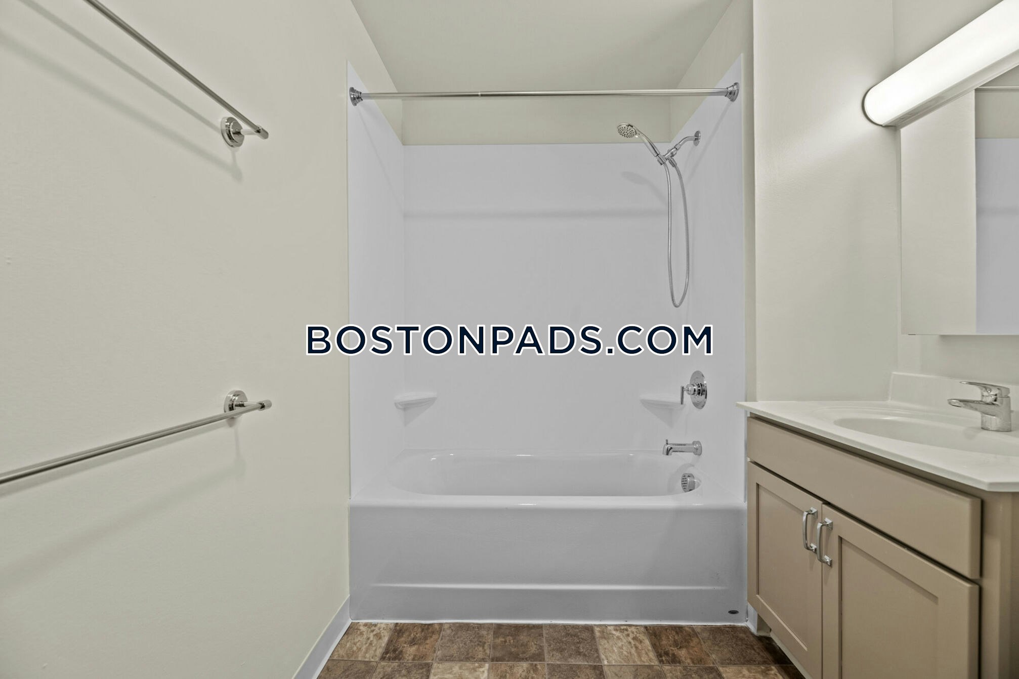 Mission Main Apartments Photo 21