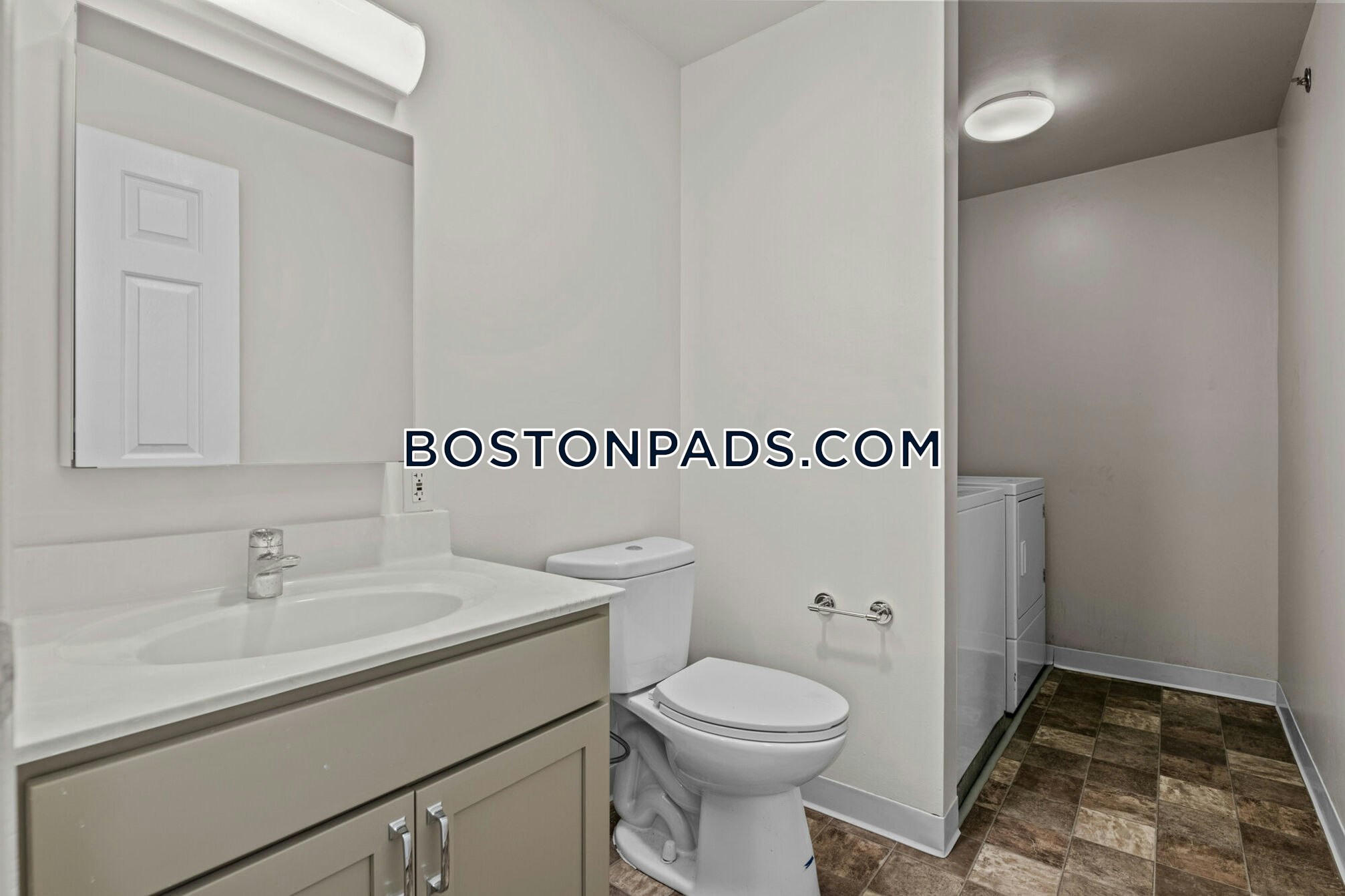 Mission Main Apartments Photo 33