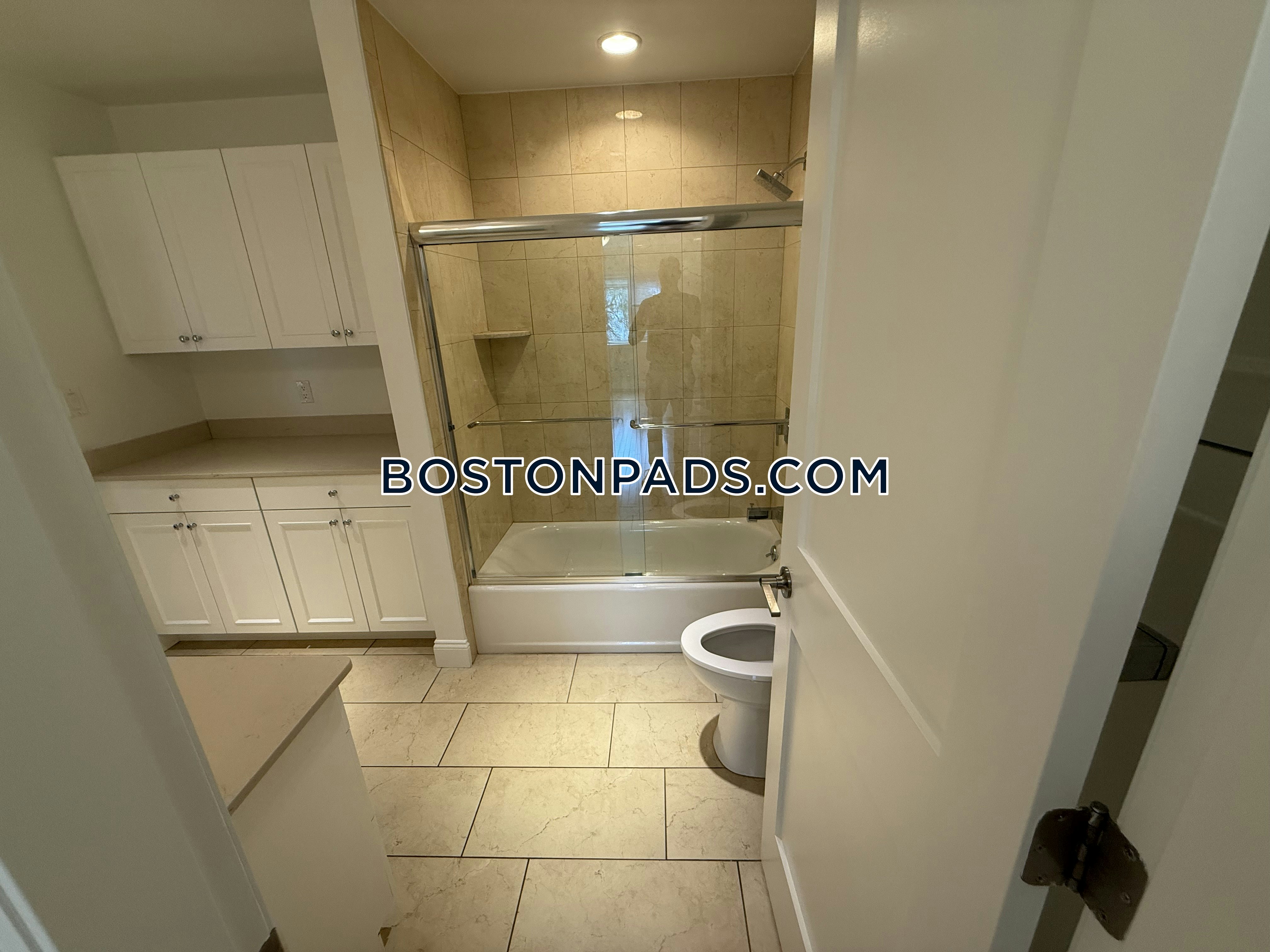 1443 Beacon Photo 51