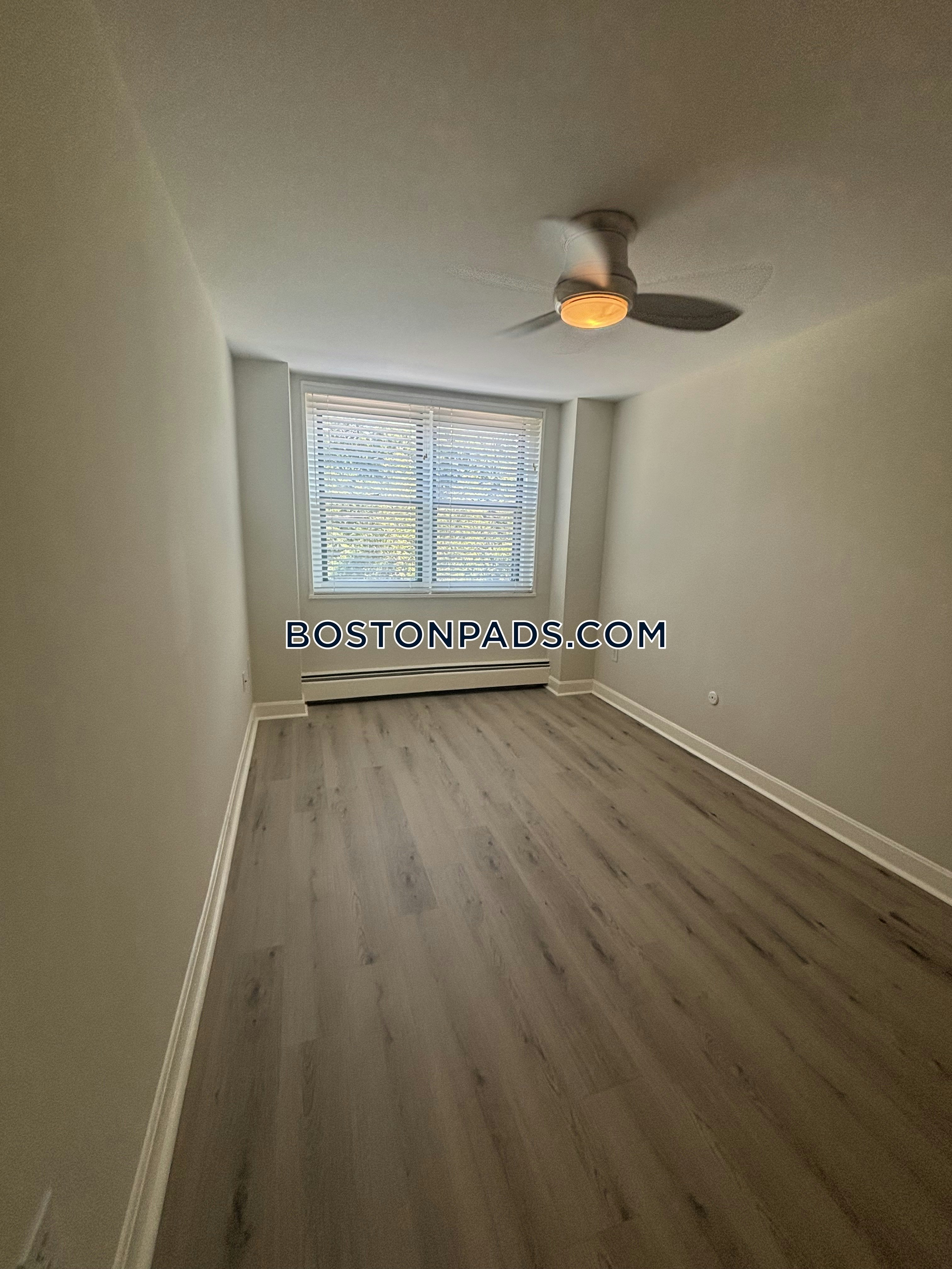 Parkside Place Photo 16