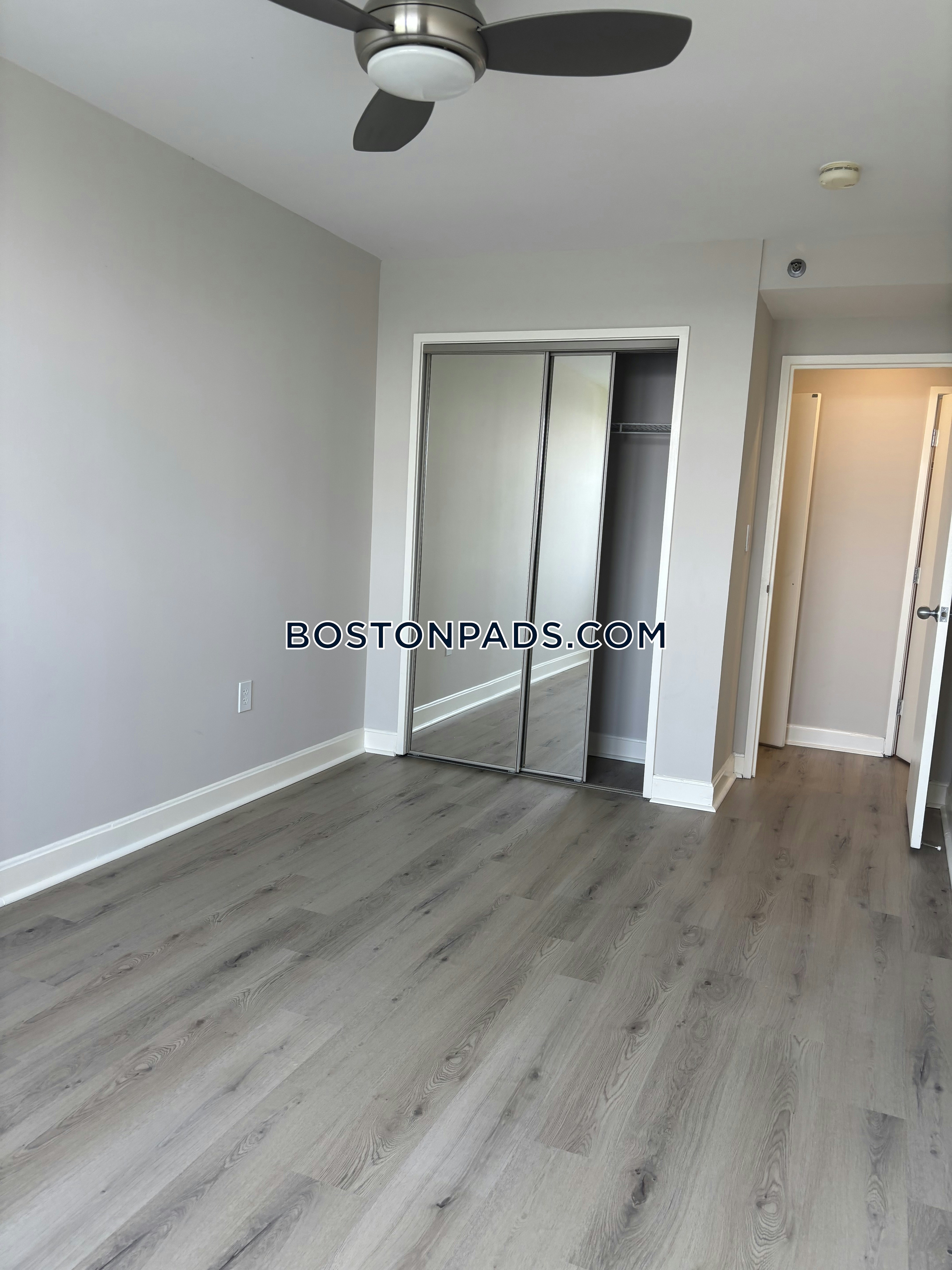 Parkside Place Photo 29